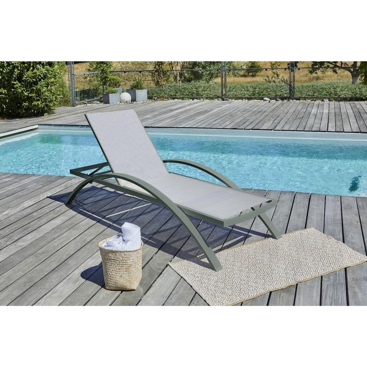 Paris Prix Lot de 2 Bains de Soleil Empilables  Barcelona  195cm Kaki
