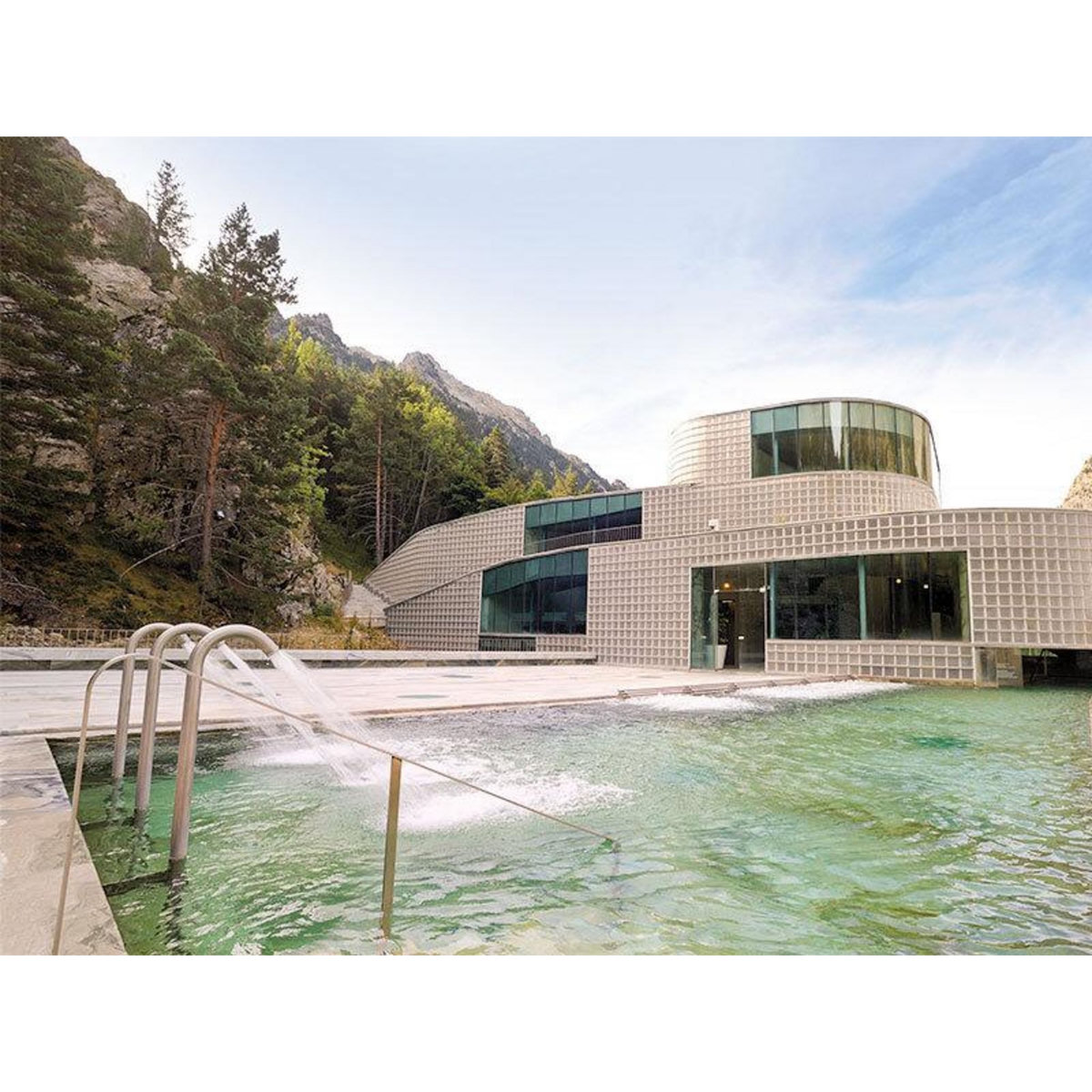 Smartbox Séjour bien-être en Espagne : 3 jours en hôtel 4* avec spa dans une station thermale des Pyrénées - Coffret Cadeau Séjour