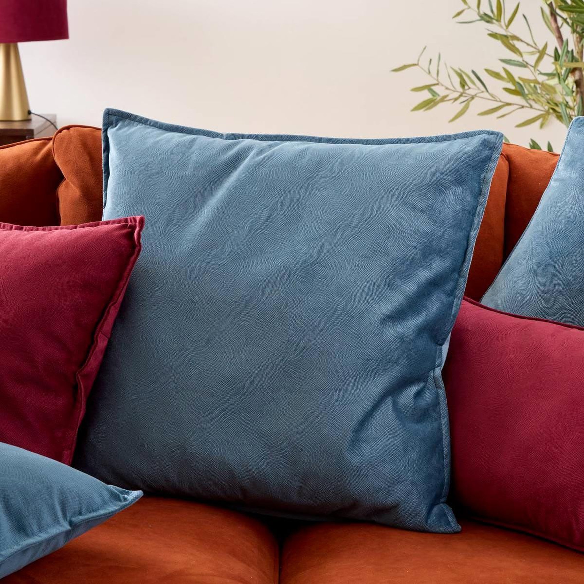 Voir la diapositive 5 : ATMOSPHERA Coussin déco uni  lilou  55x55cm bleu égéen