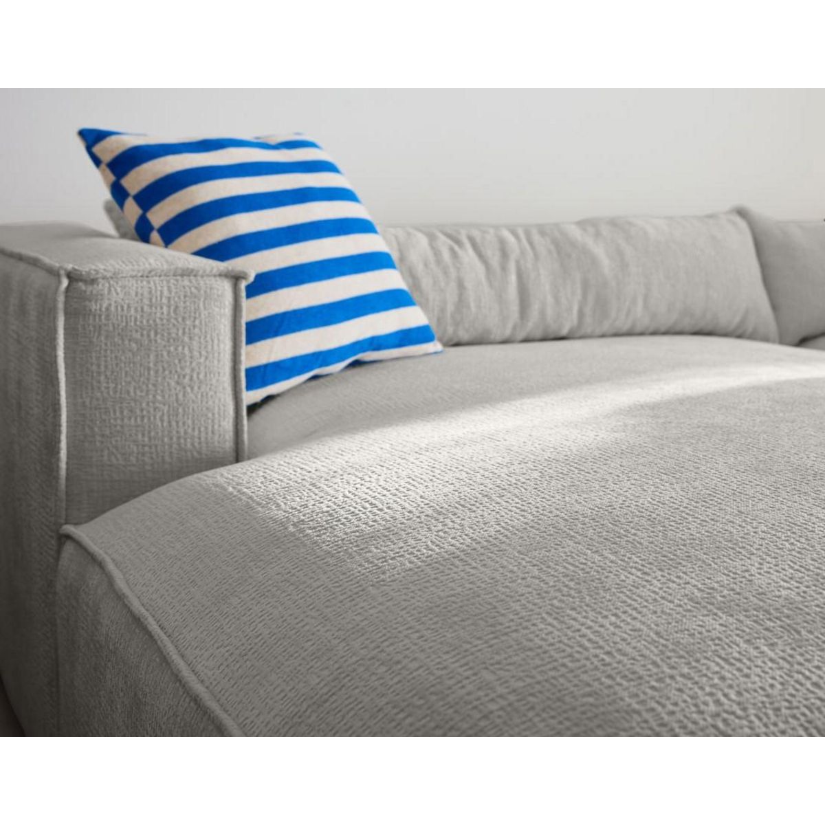 LISA DESIGN Ela - canapé d'angle gauche 4 places - en tissu velours relief