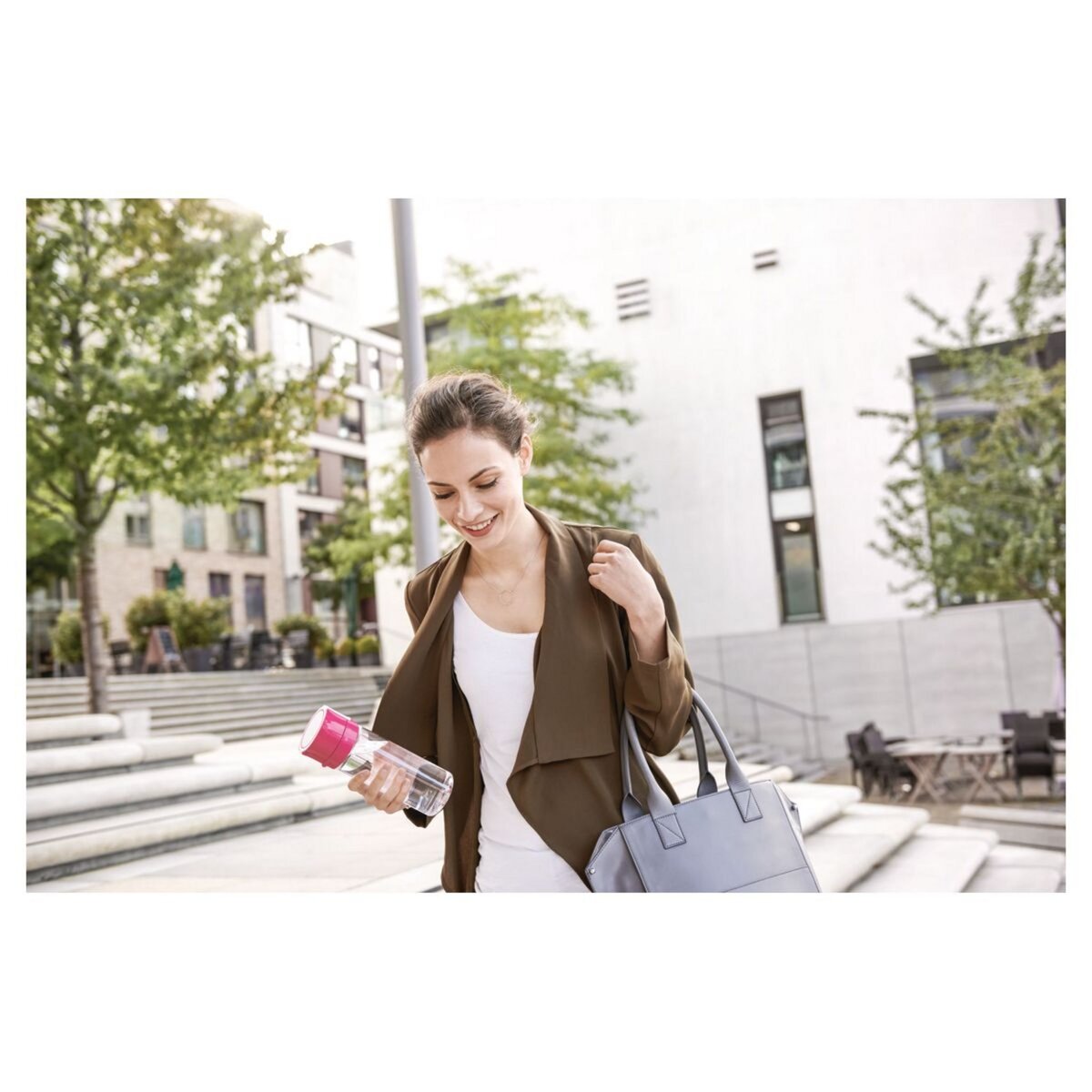 BRITA Gourde filtrante active rose +  1 filtre MicroDisc inclus         