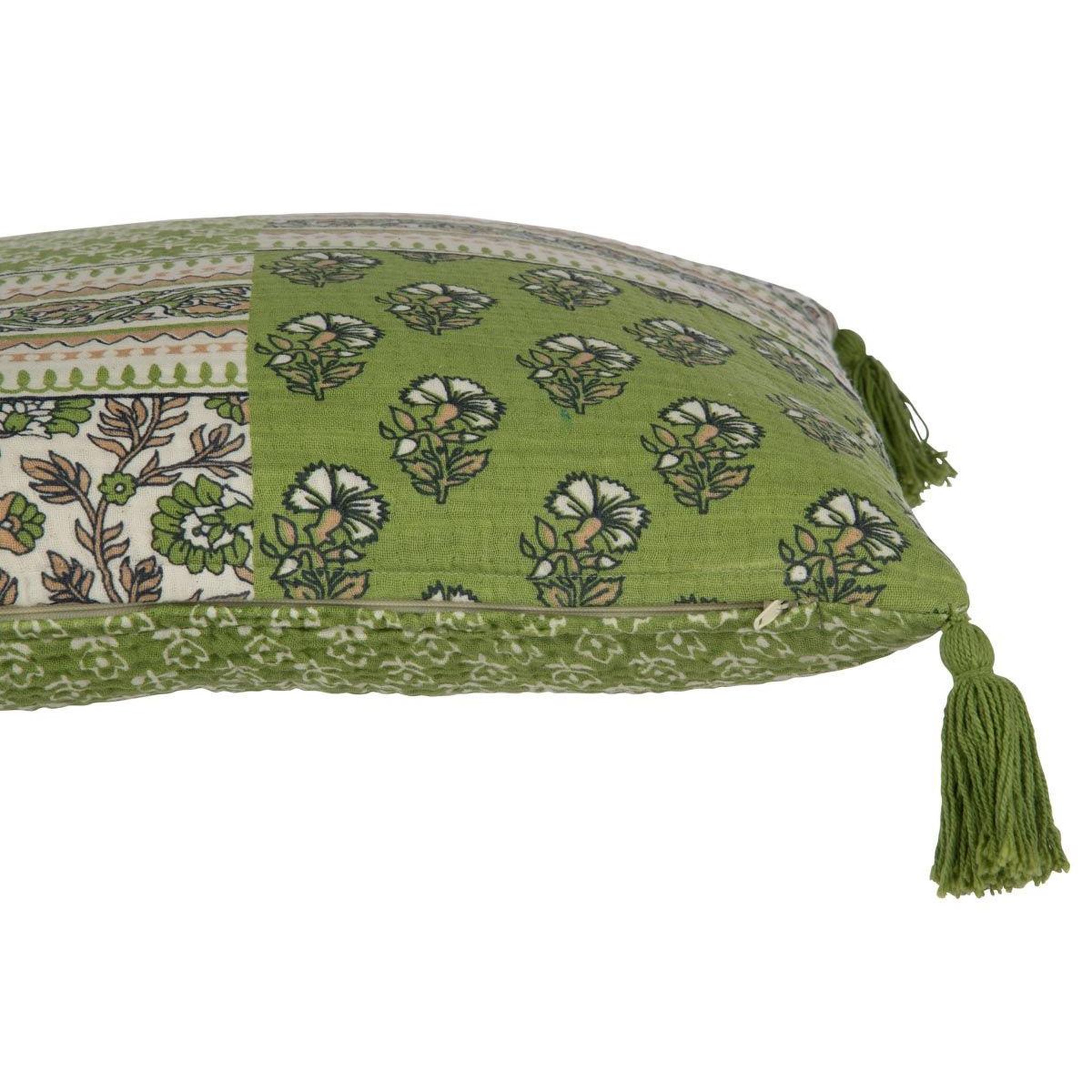 Voir la diapositive 3 : J-LINE Coussin déco à pompons  avocado  45x45cm vert