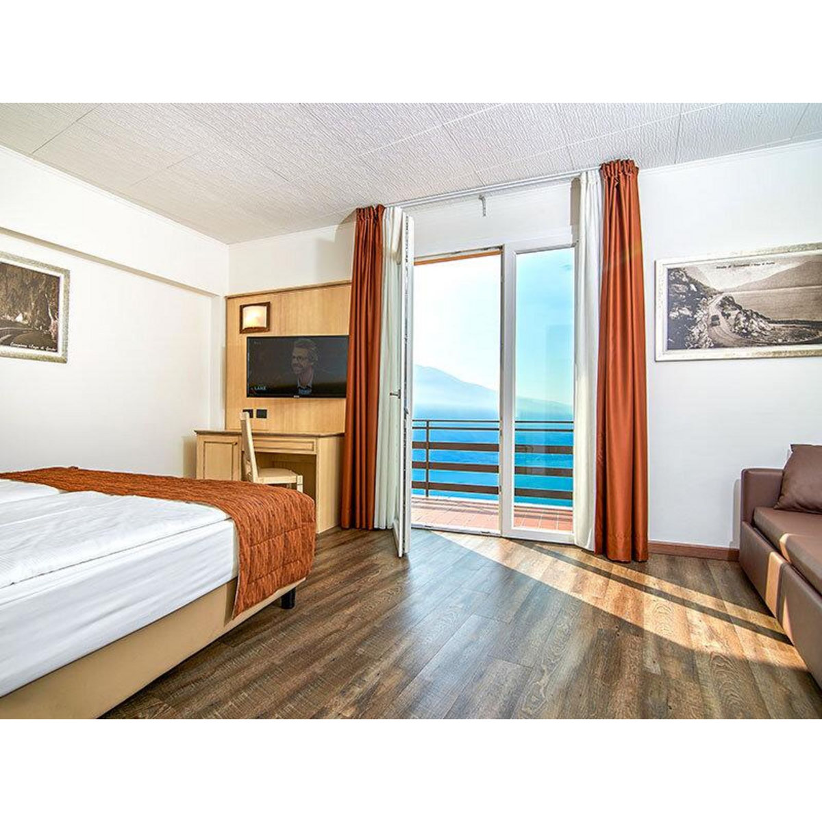 Smartbox Escapade sur le lac de Garde : 1 nuit dans un hôtel 4 étoiles avec accès au spa et bouteille de vin - Coffret Cadeau Séjour