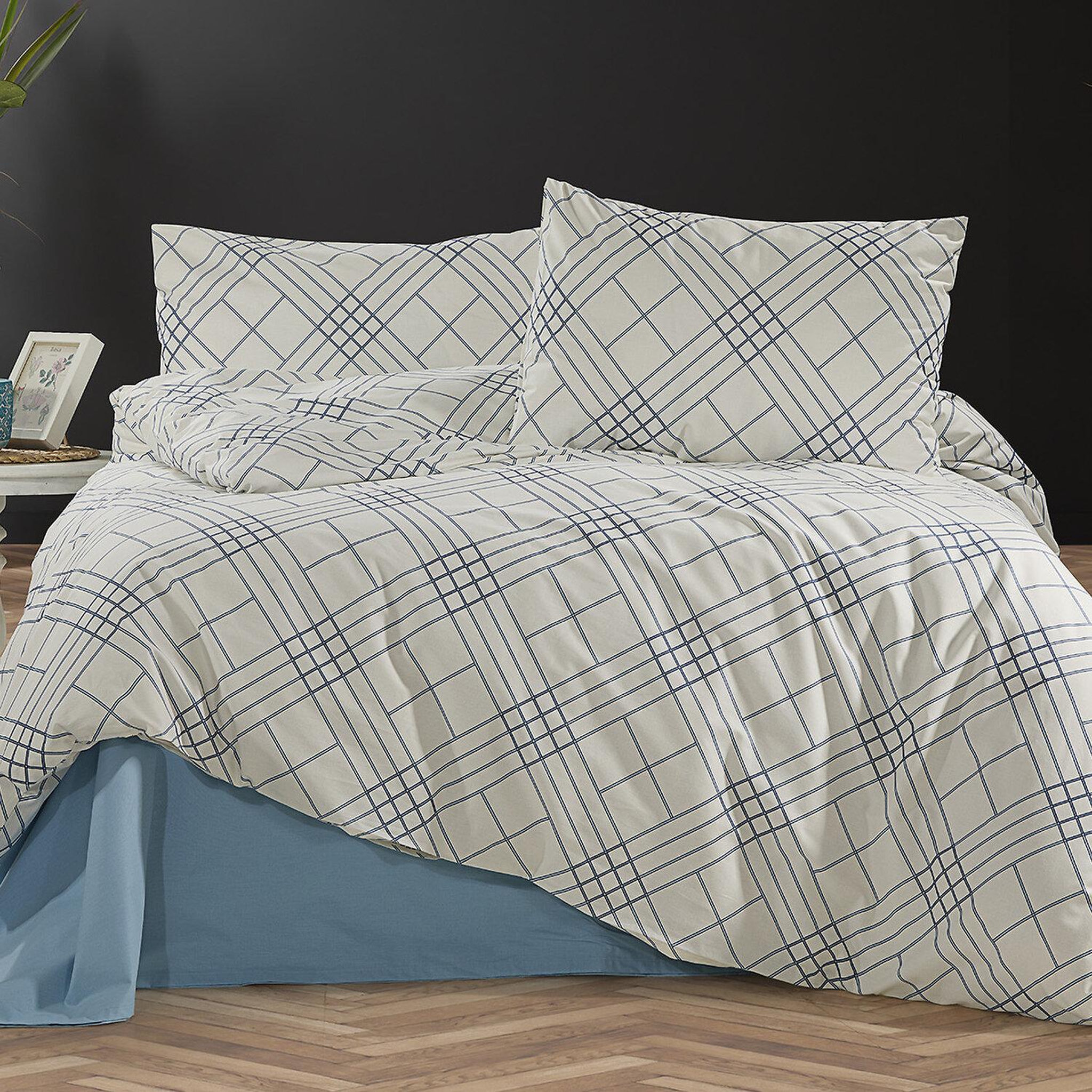 Home collection Parure housse de couette 100% coton 57 fils imprimé faelora. Coloris disponibles : Bleu