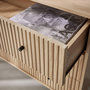 Voir la diapositive 6 : SWEEEK Commode contemporaine décor bois rainuré 3 tiroirs poignées métal noir