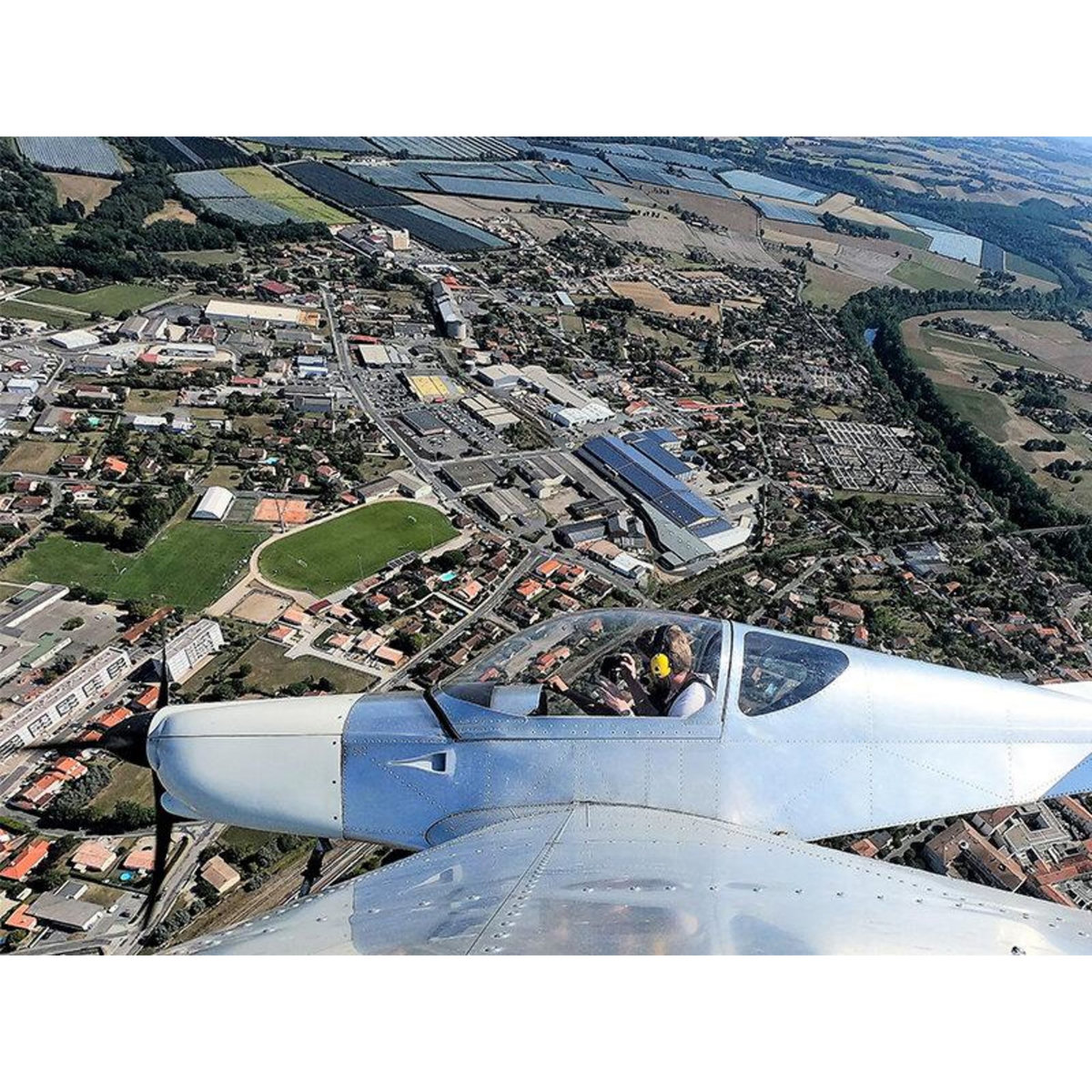 Smartbox Baptême de l'air en ULM trois axes de 30 min près de Toulouse - Coffret Cadeau Sport & Aventure