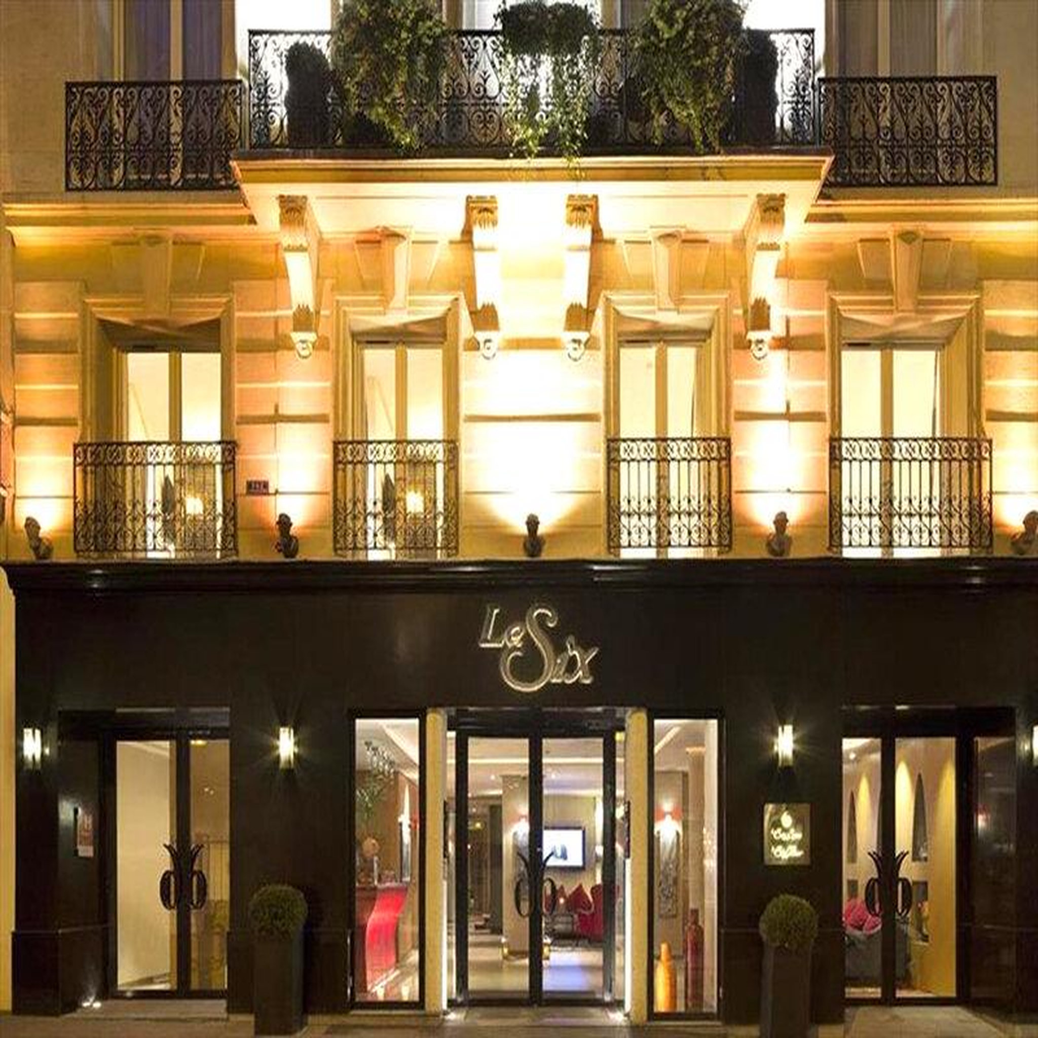 Voir la diapositive 4 : Smartbox Escale hors du temps avec champagne dans un luxueux hôtel 4* à Paris - Coffret Cadeau Séjour
