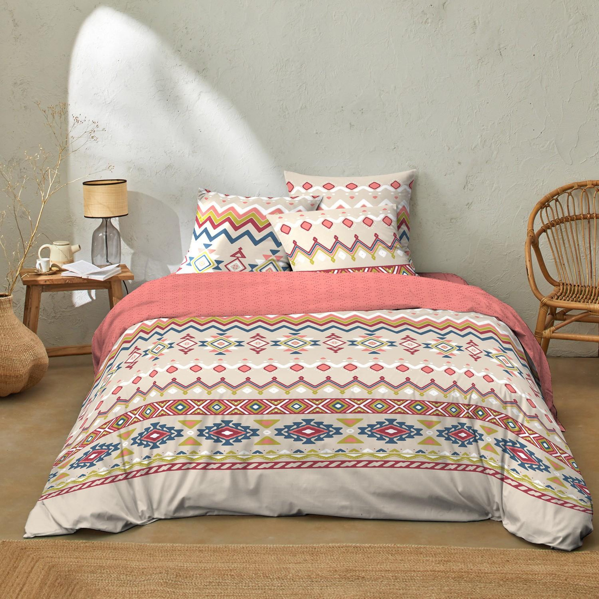 Home collection Parure housse de couetteavectaie oreiller coton 51 fils amarok. Coloris disponibles : Beige