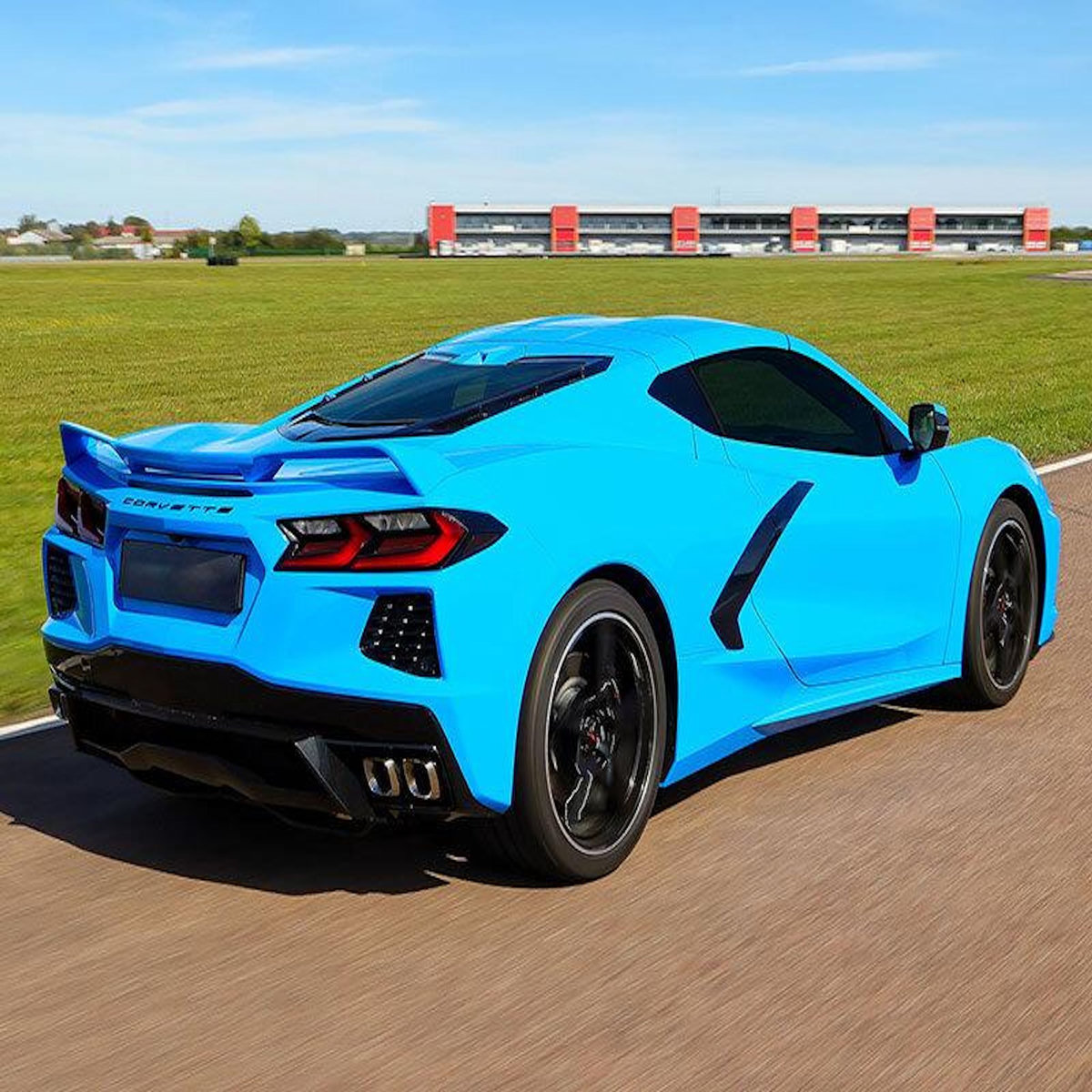 Smartbox Stage de pilotage multivolant : 2 tours en Corvette C8 et 2 tours en Ford Mustang sur le circuit de Croix-en-Ternois - Coffret Cadeau Sport & Aventure