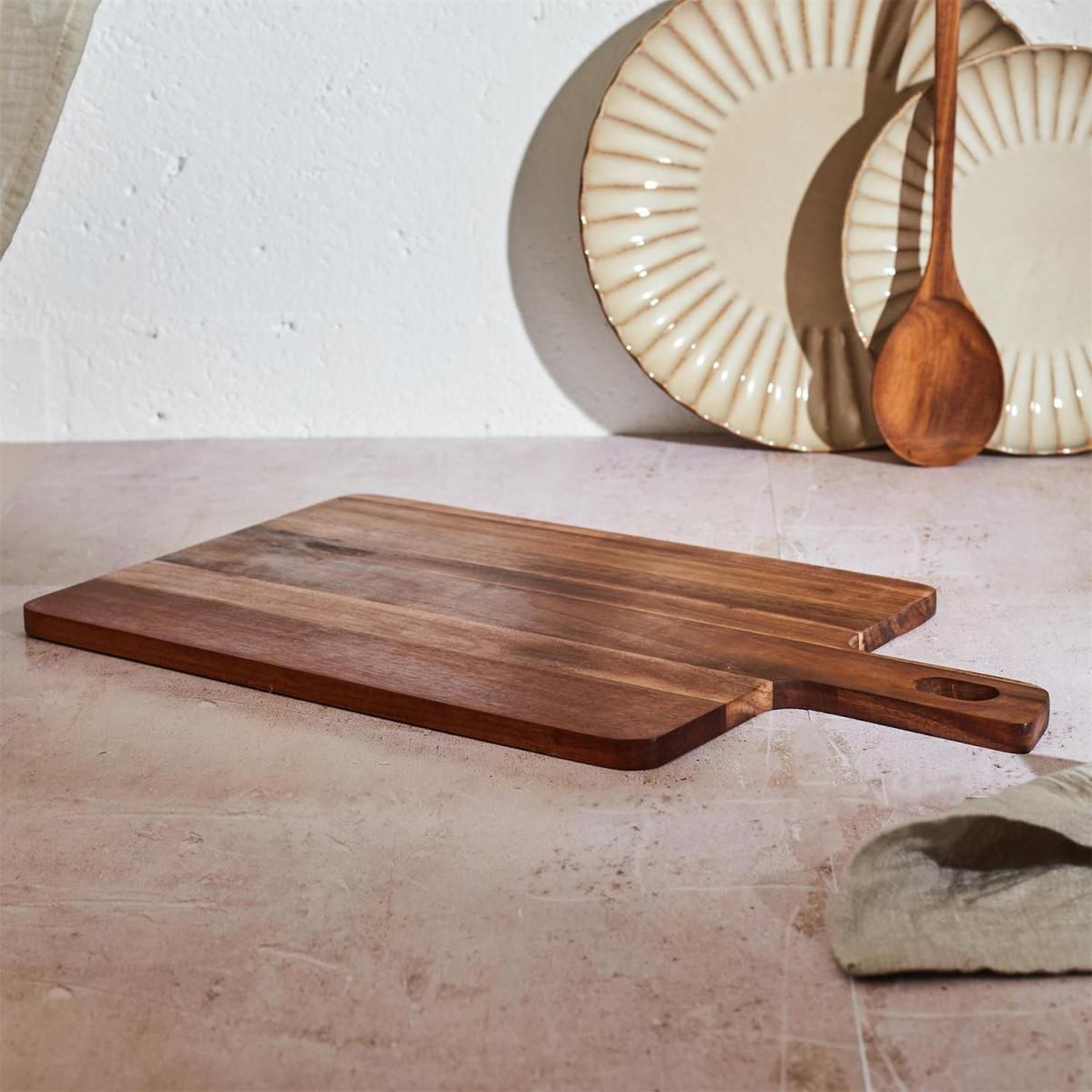 Voir la diapositive 3 : The Home Deco Factory Planche à découper  acacia  45cm marron