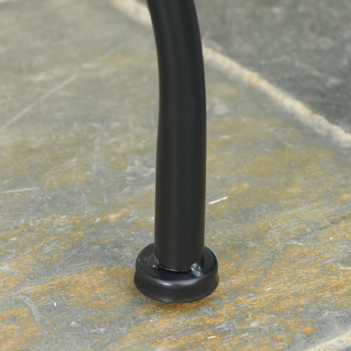 OUTSUNNY Ensemble bistro 2 places 3 pièces style fer forgé mosaïque céramique motif rose des vents chaises pliables métal époxy noir