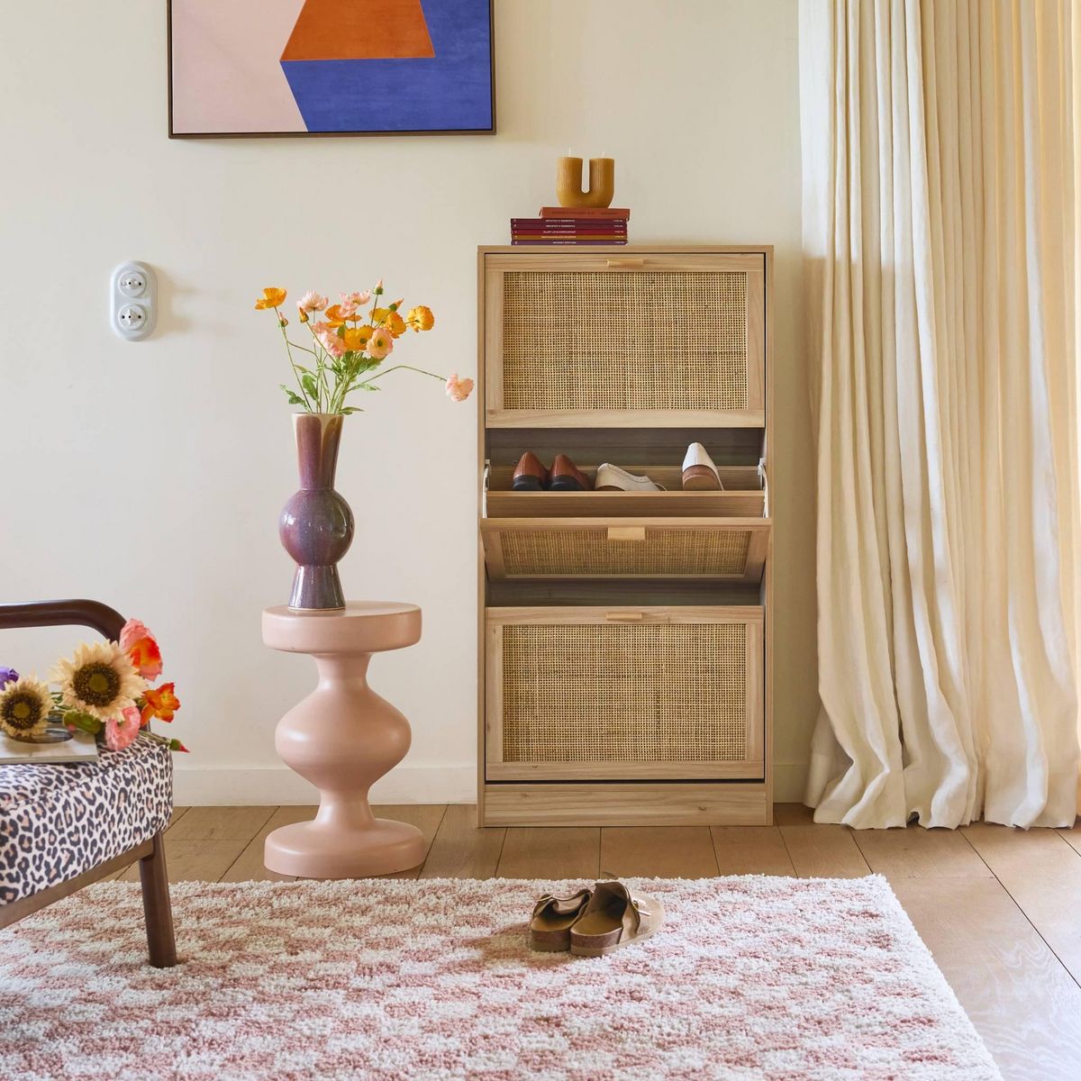 SWEEEK Meuble à chaussures 3 portes cannage