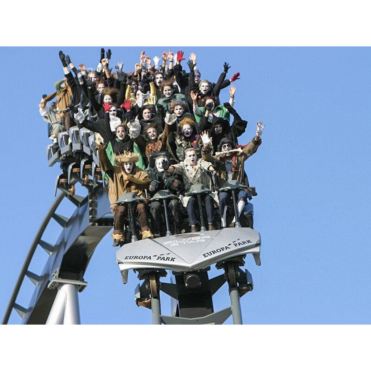 Smartbox Europa-Park 2025 : 1 entrée enfant pour deux jours en basse saison - Coffret Cadeau Sport & Aventure