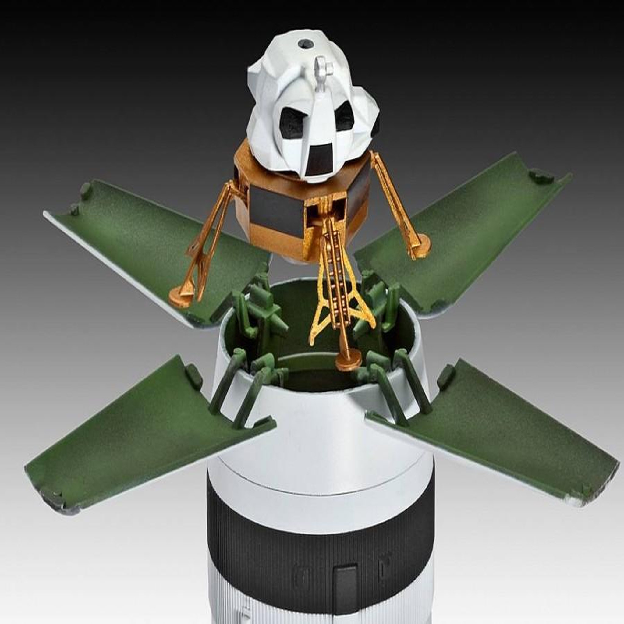 Voir la diapositive 2 : Revell Maquette fusée Apollo Saturn V