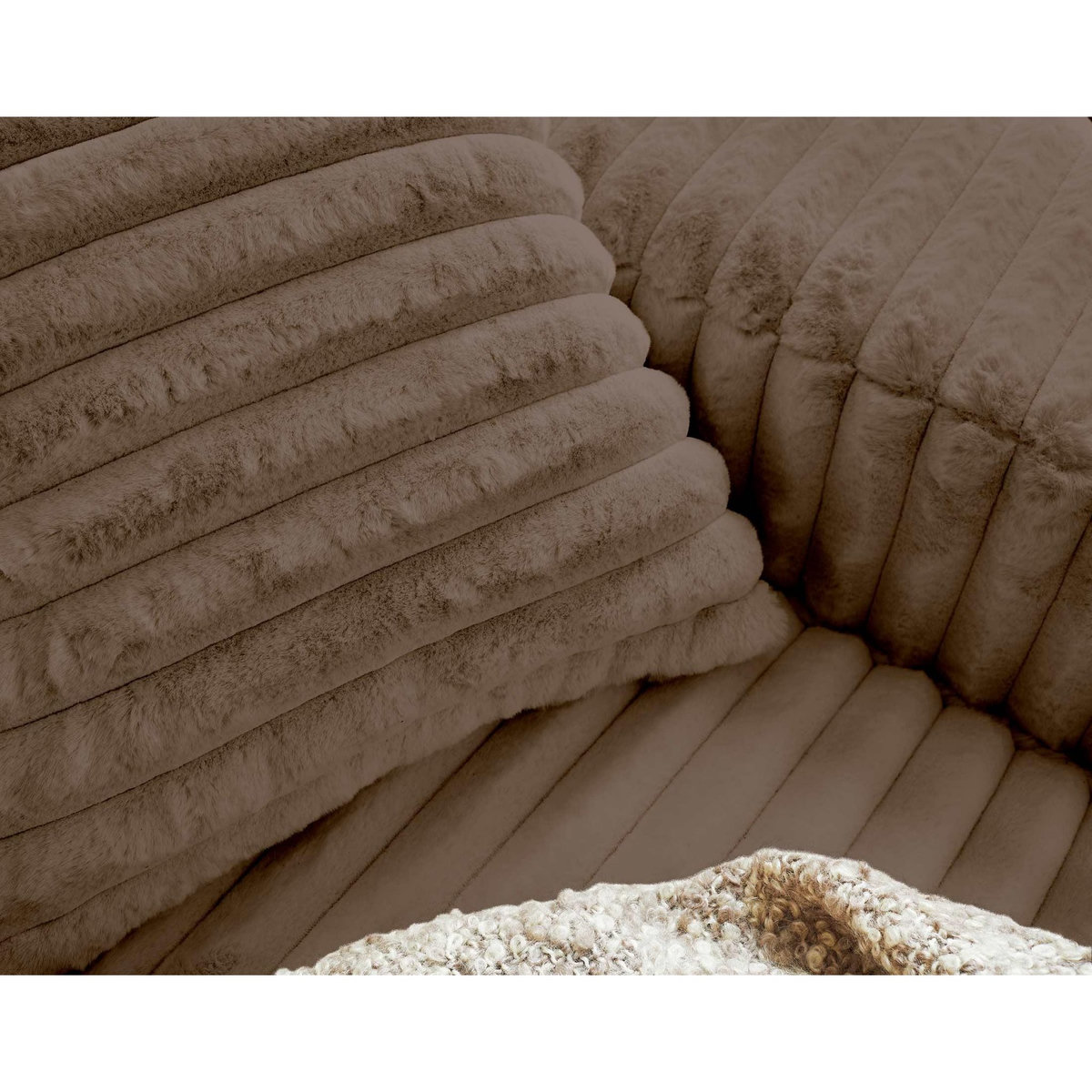 LISA DESIGN Laponie - canapé d'angle droit - 4 places - en fausse fourrure côtelée