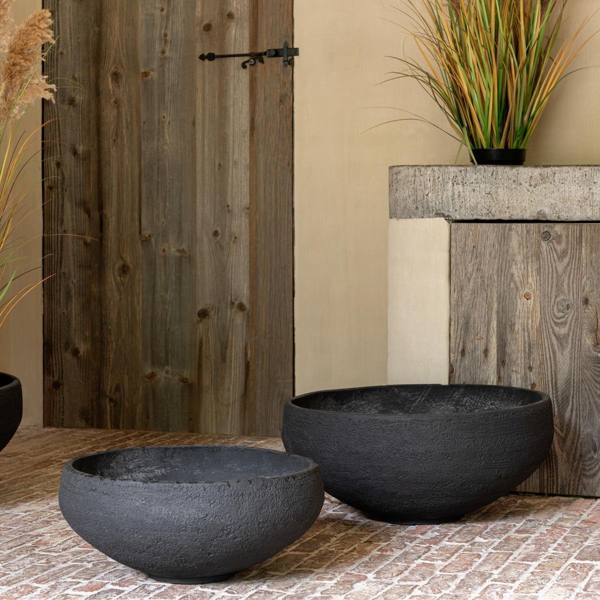 Voir la diapositive 3 : J-LINE Lot de 3 cache-pots en argile  abel  69cm noir