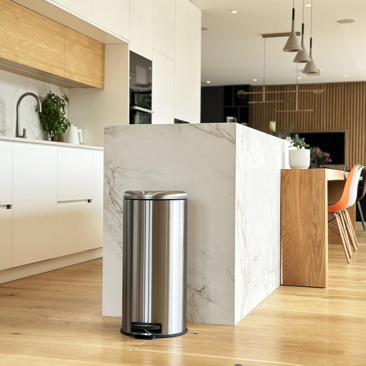 Kitchen move Poubelle de cuisine à pédale URBAN Argent Acier inoxydable 30L