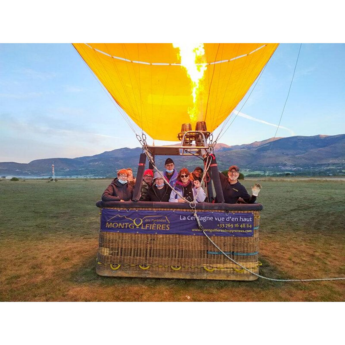Smartbox Vol en montgolfière pour 2 au-dessus des Pyrénées le week-end - Coffret Cadeau Sport & Aventure