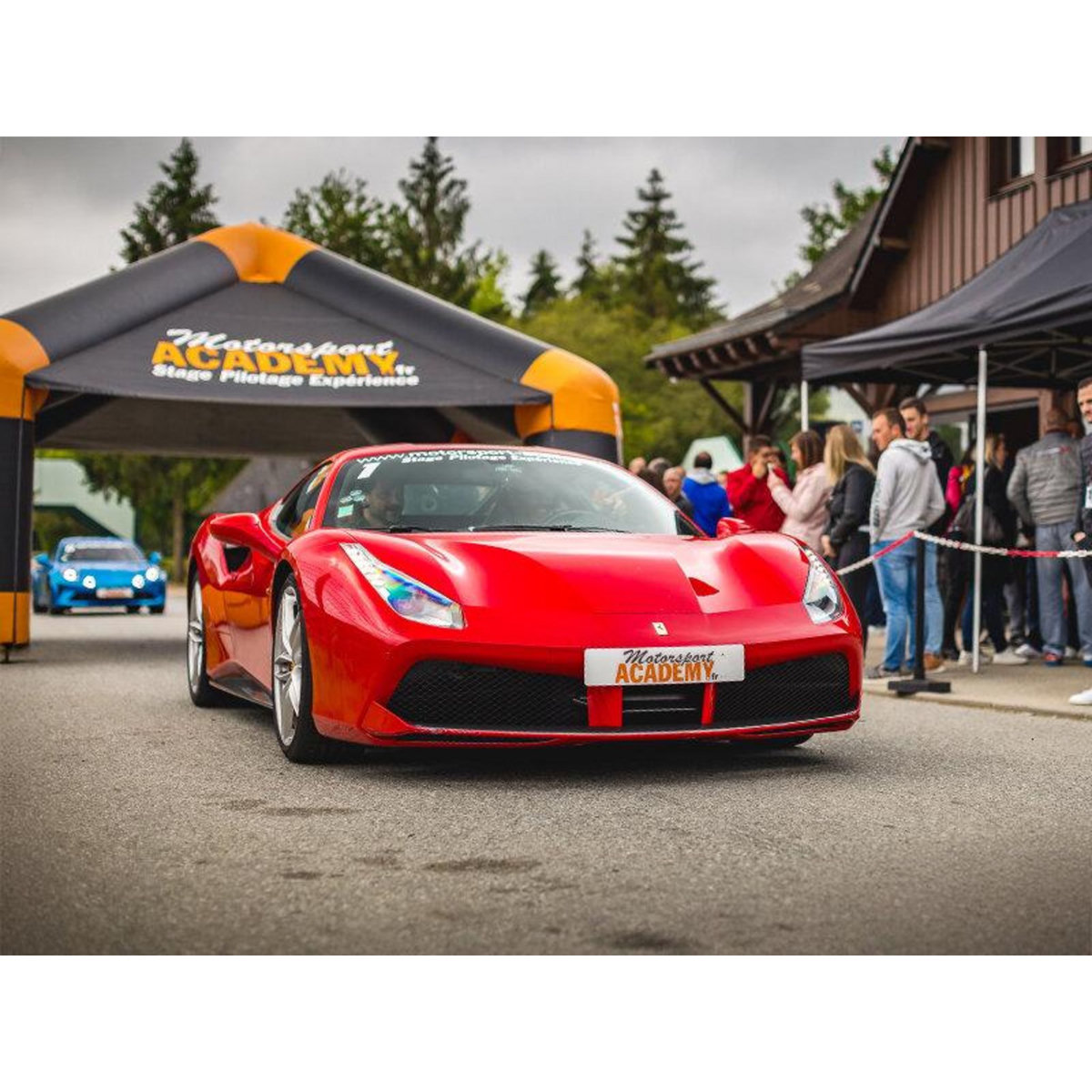 Smartbox Stage de pilotage : 2 tours de circuit au volant d'une Ferrari F488 GTB ou d'une Ferrari F8 - Coffret Cadeau Sport & Aventure