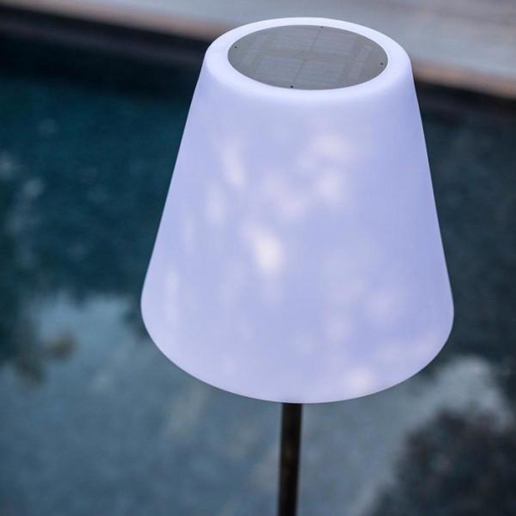Voir la diapositive 4 : Lumisky Lampadaire extérieur solaire - LUMISKY - STANDY SOLAR 150 - LED blanc chaud dimmable - Rechargeable - H150 cm