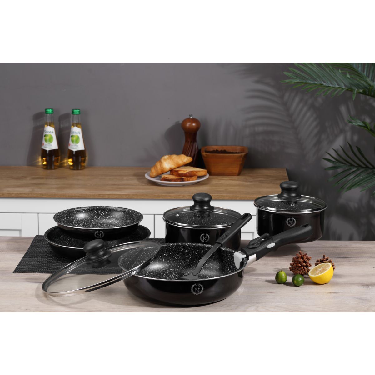 NAPOLEON Batterie de cuisine 10 pièces en aluminium noir