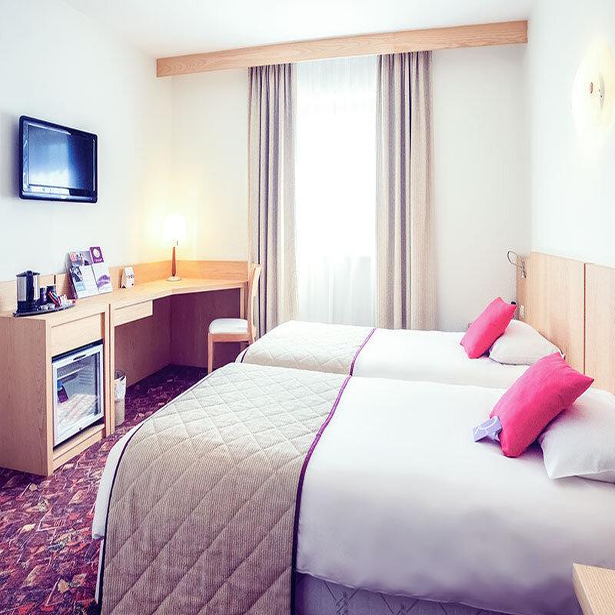 Voir la diapositive 2 : Smartbox Escapade avec dîner et spa à l'hôtel Mercure 4* Tours Sud - Coffret Cadeau Séjour