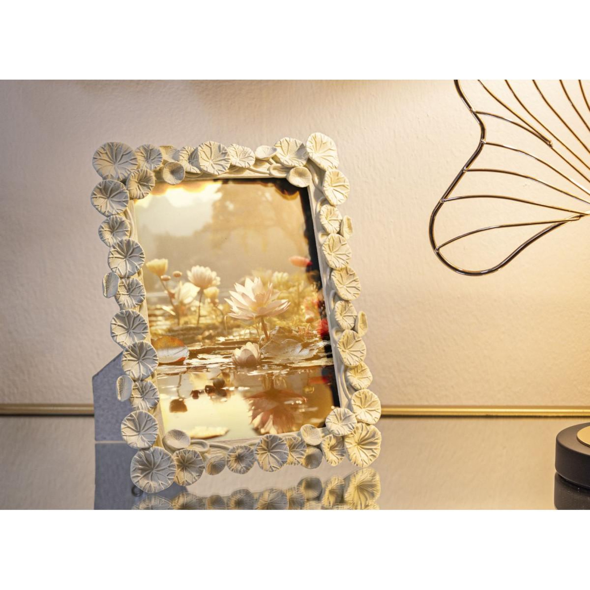 Voir la diapositive 5 : Paris Prix Cadre photo déco fleurs  lotus  15x20cm crème