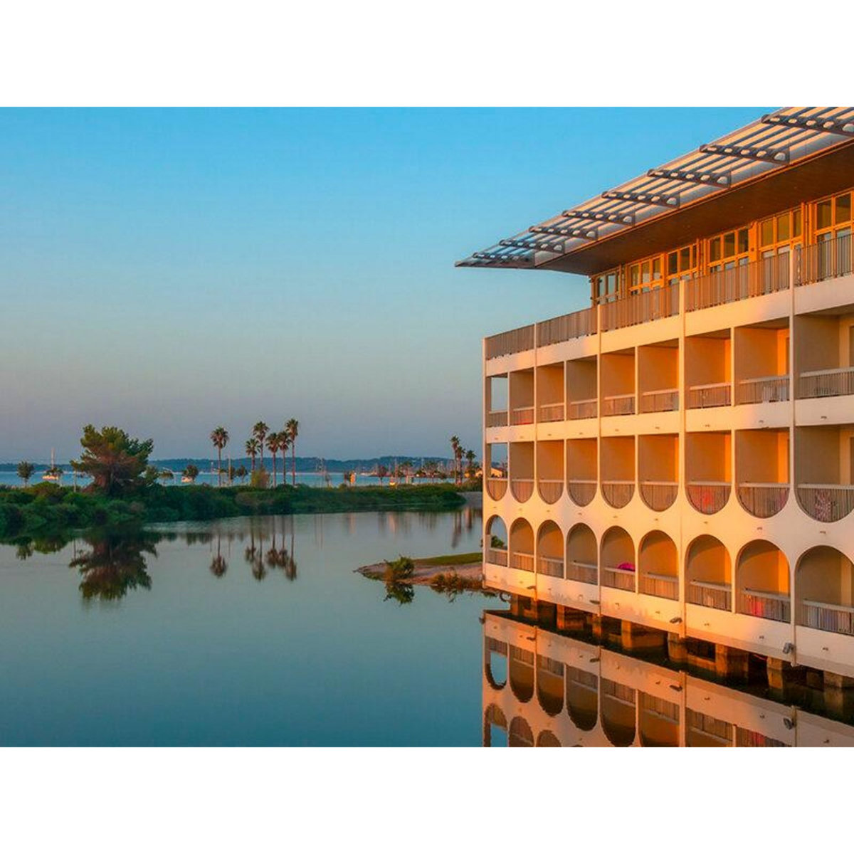 Smartbox Séjour gourmand sur la Côte d'Azur : 3 jours en hôtel 3* avec dîner à Hyères - Coffret Cadeau Séjour