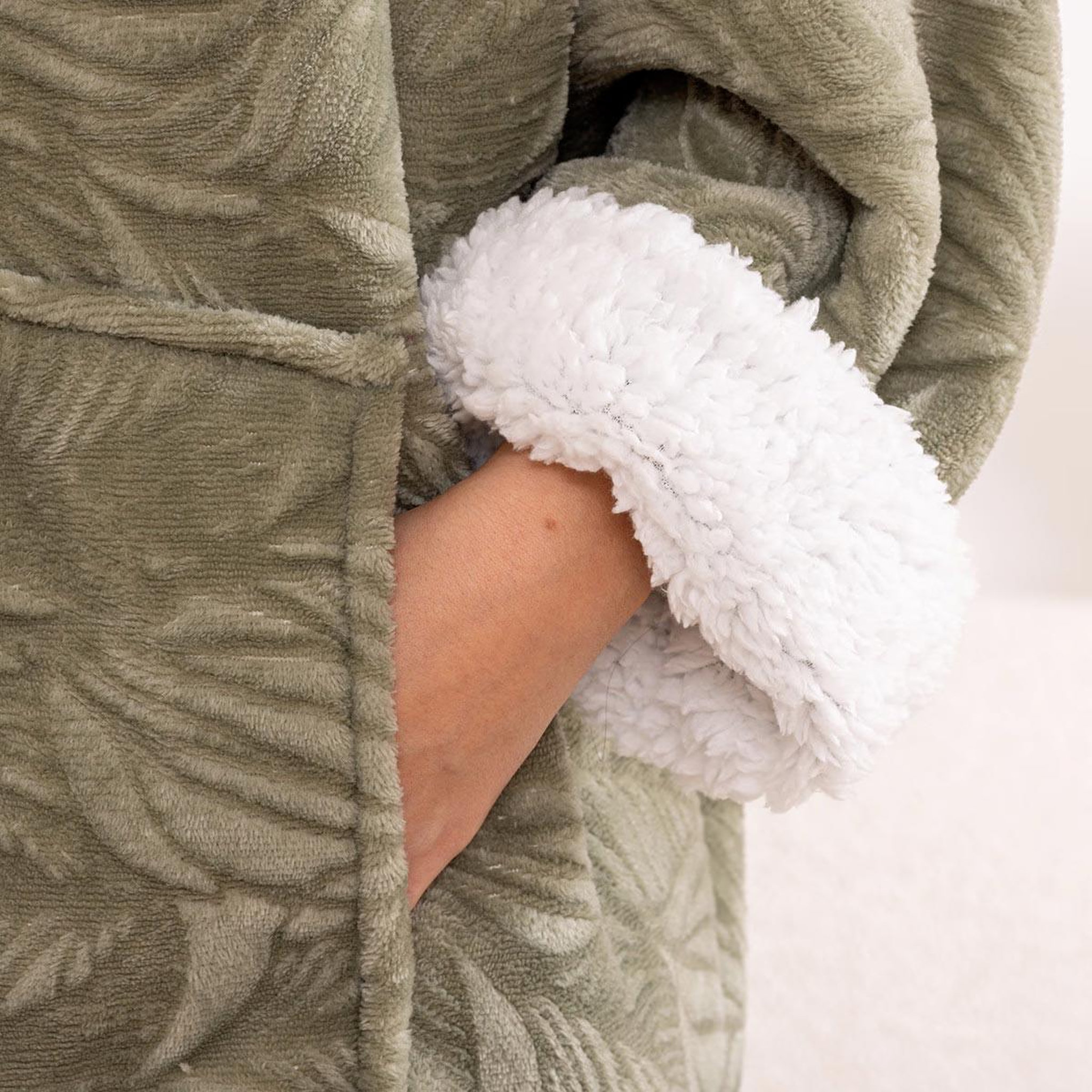 Voir la diapositive 5 : ATMOSPHERA Plaid Sweat à Capuche  Flanelle  85x118cm Vert