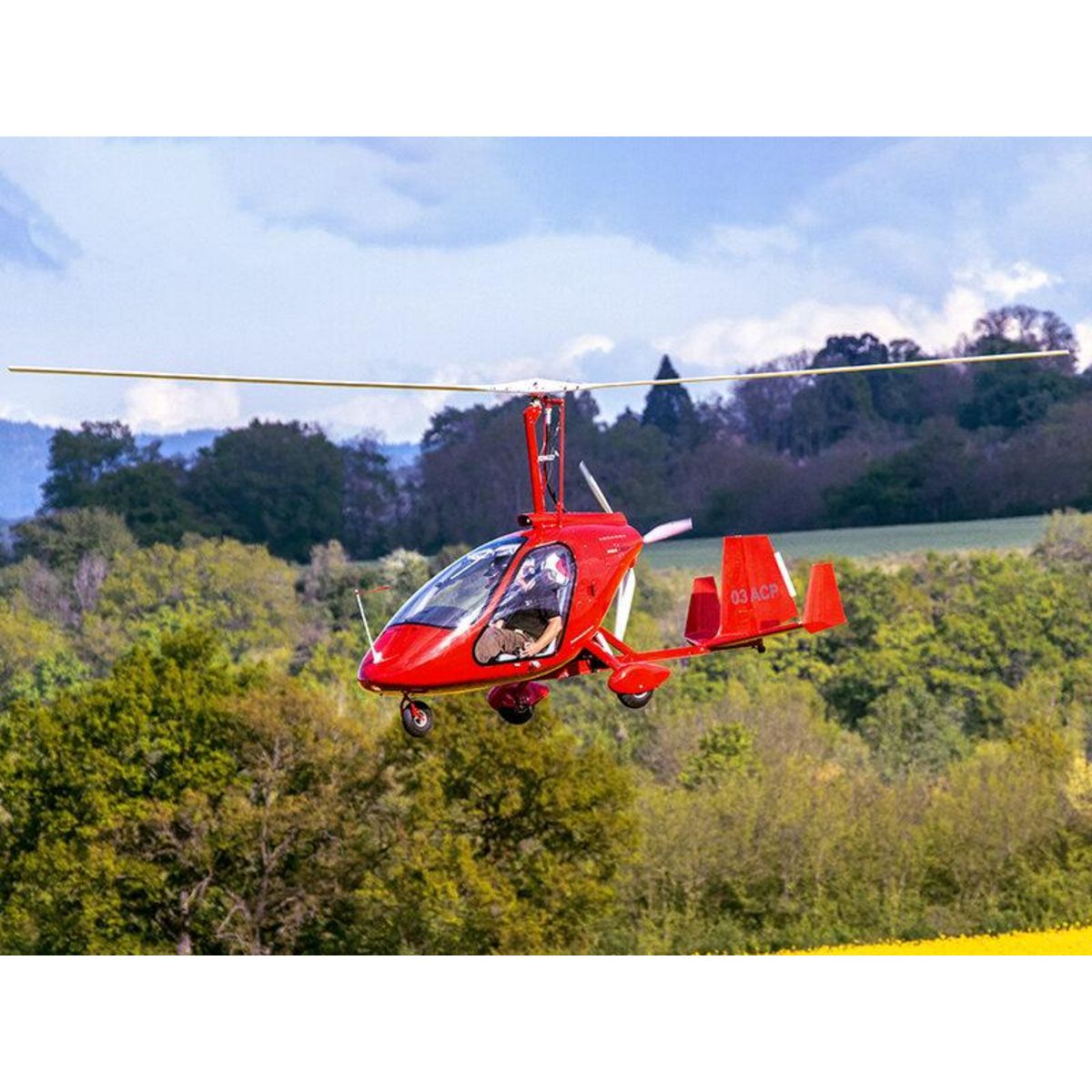 Smartbox Vol de 35 min en ULM autogire au-dessus du Cantal et ses volcans - Coffret Cadeau Sport & Aventure