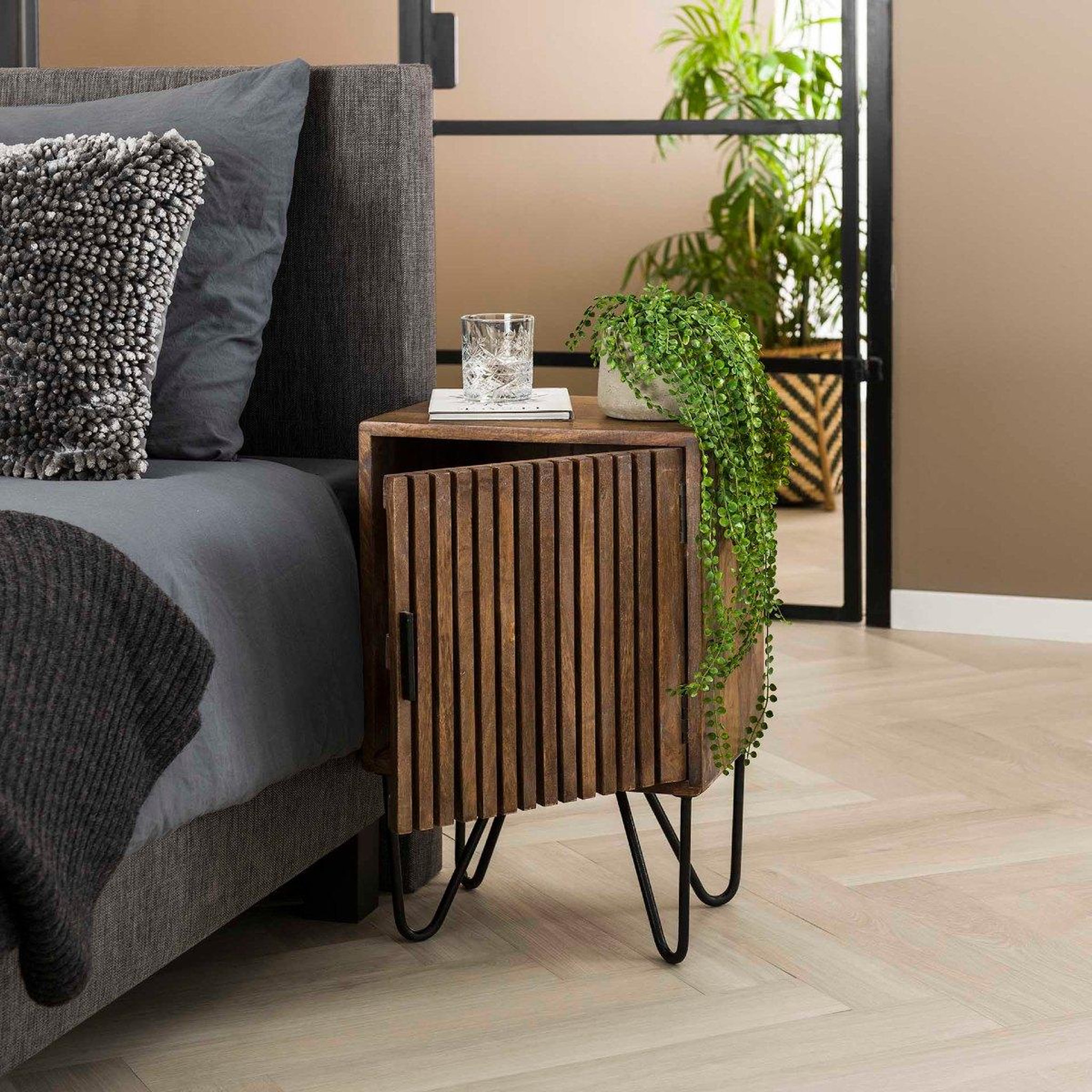 Voir la diapositive 5 : JLC KREATION Table de chevet en bois massif agata (lot de 2)