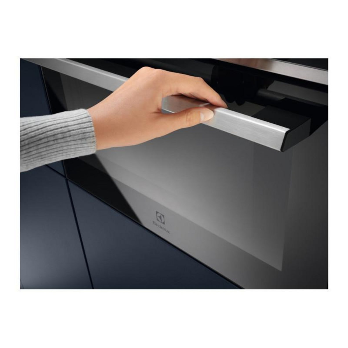 ELECTROLUX Micro ondes + Gril Electrolux EVM8E08X Niche 45 cm