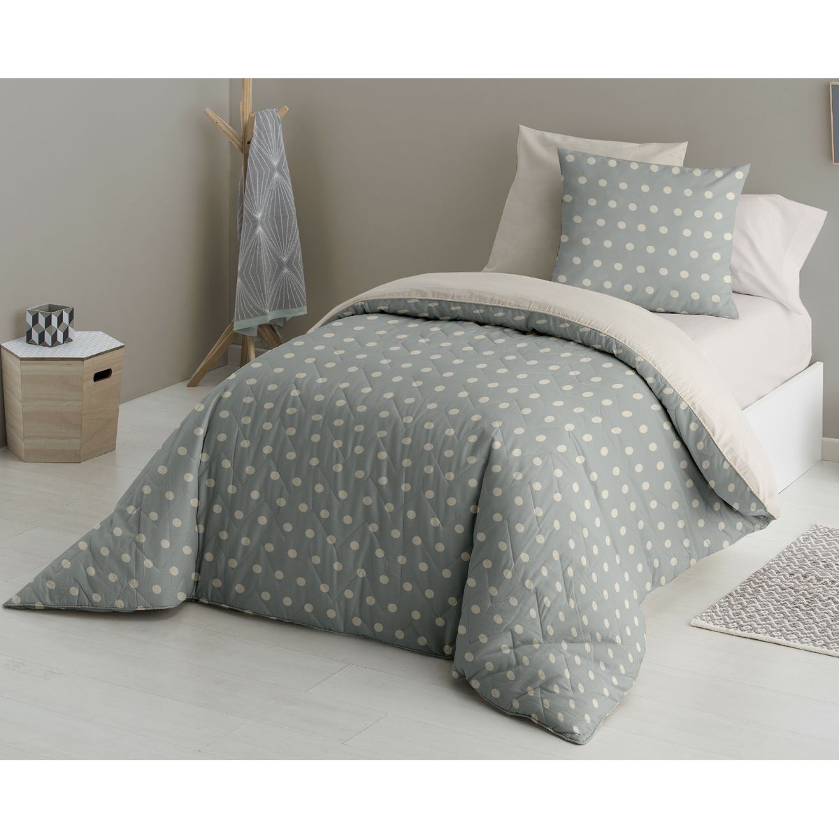 Parure housse de couette matelassée en coton 4 saisons motifs pois