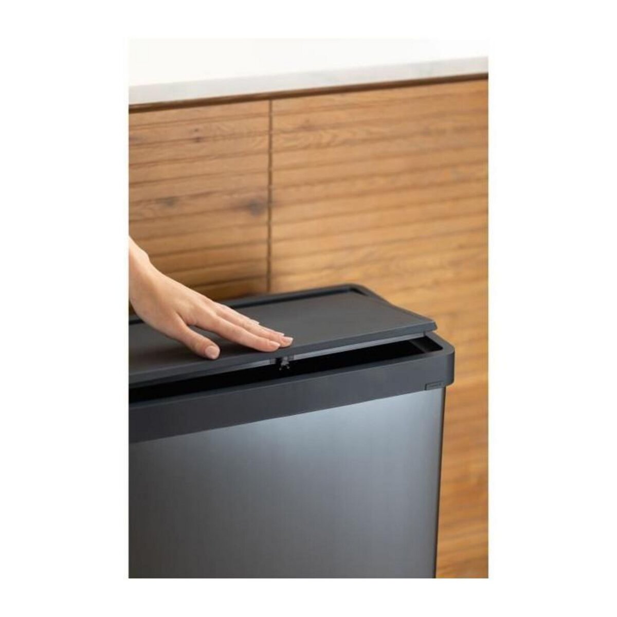 CURVER Poubelle sur pieds - VERTO - CURVER - Ouverture touch - 54 L - Gris perle