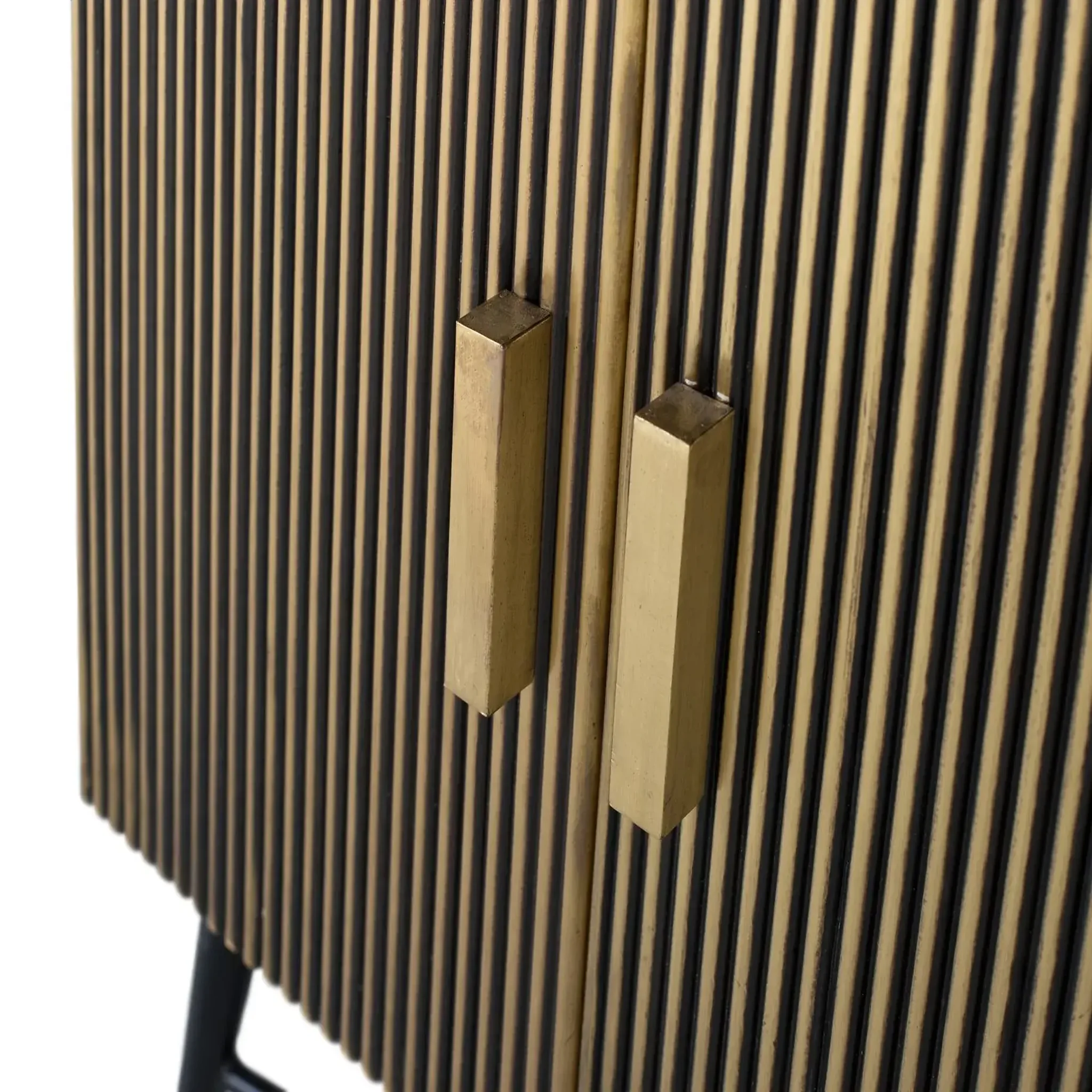 Voir la diapositive 3 : GINER Y COLOMER SL Buffet en bois de manguier style classique moderne