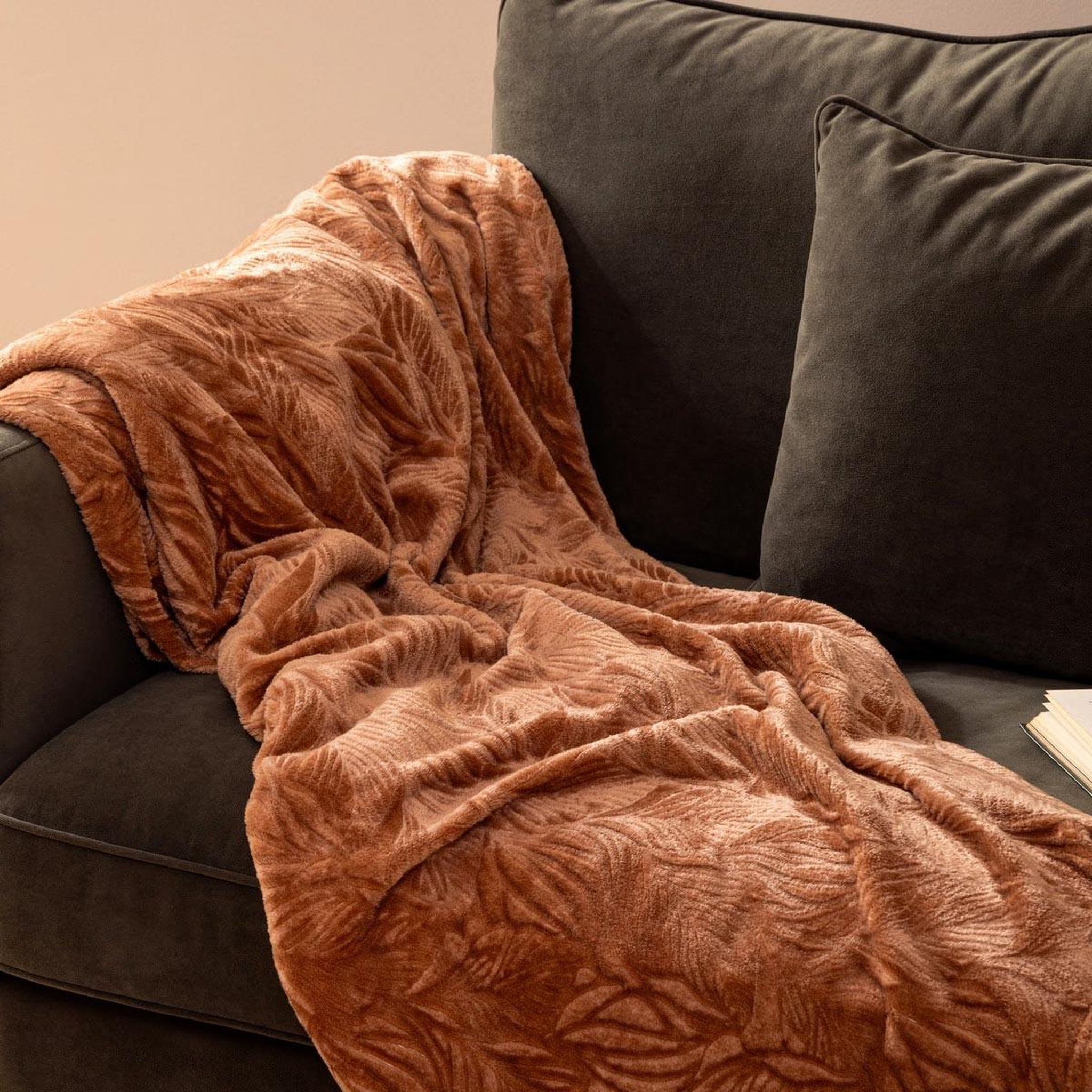 Voir la diapositive 4 : ATMOSPHERA Plaid déco flanelle  ryo  125x150cm terracotta