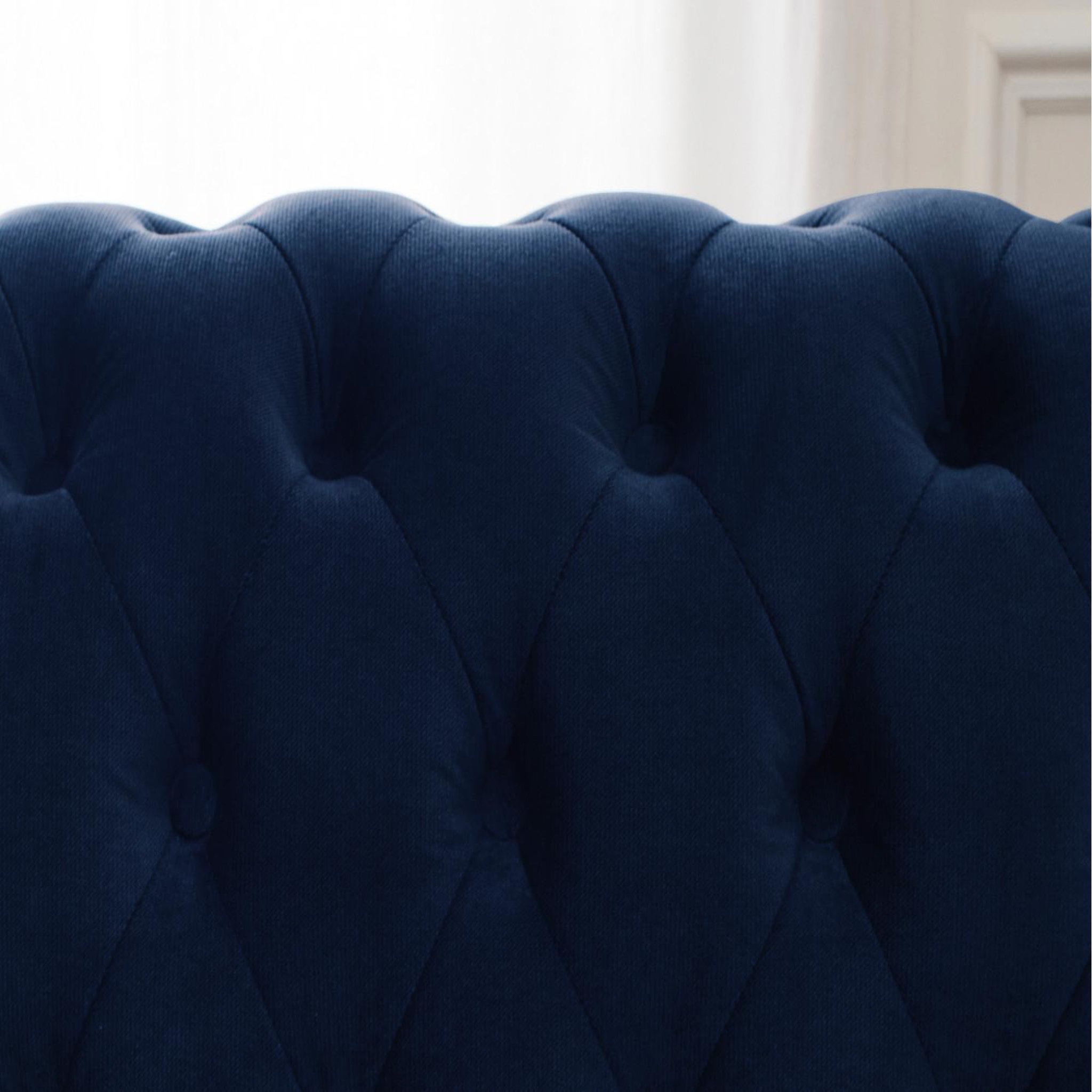 Voir la diapositive 4 : LISA DESIGN William - canapé chesterfield - 3 places - en velours
