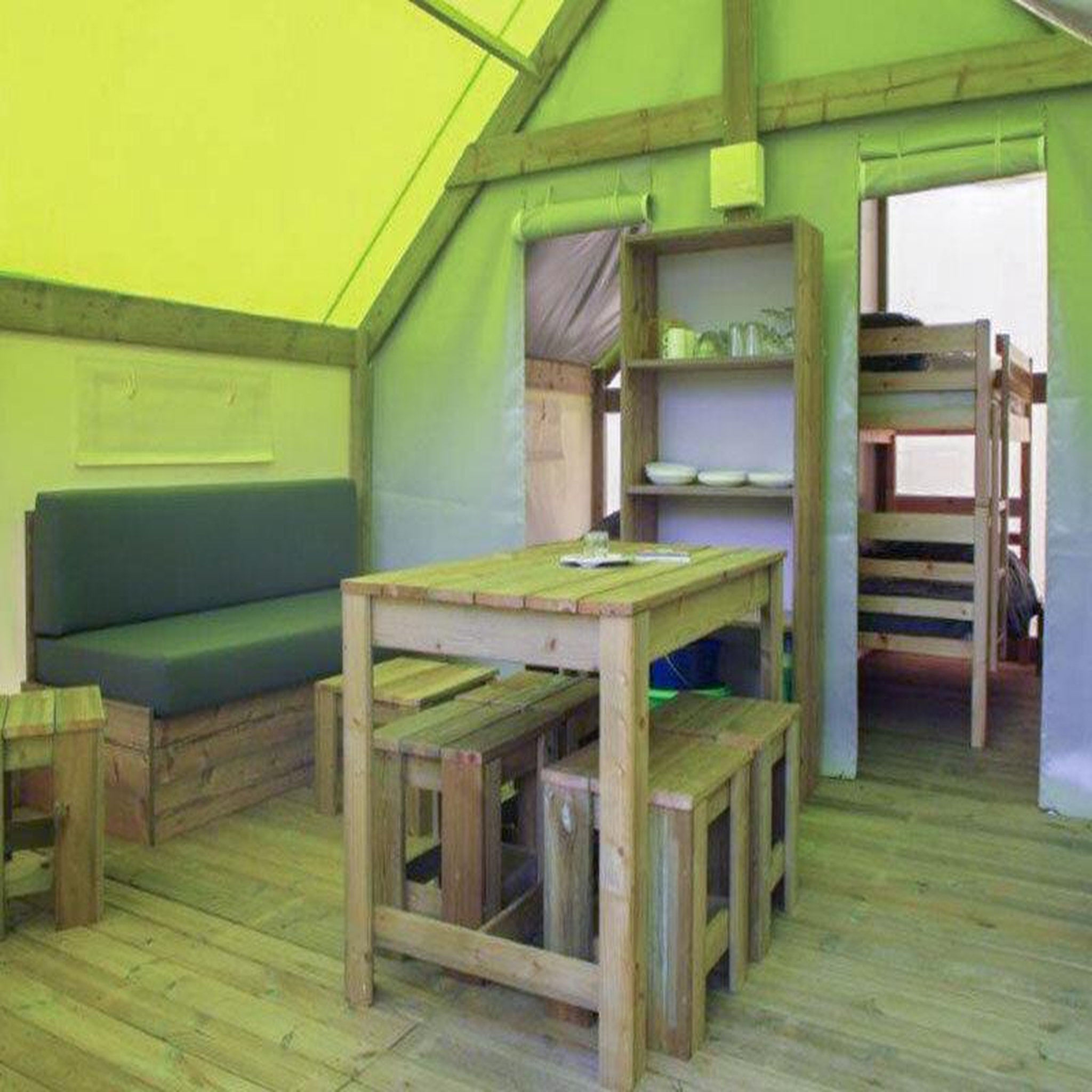 Voir la diapositive 2 : Smartbox Séjour en famille : 3 jours en écolodge 4* sur la côte vendéenne - coffret cadeau séjour