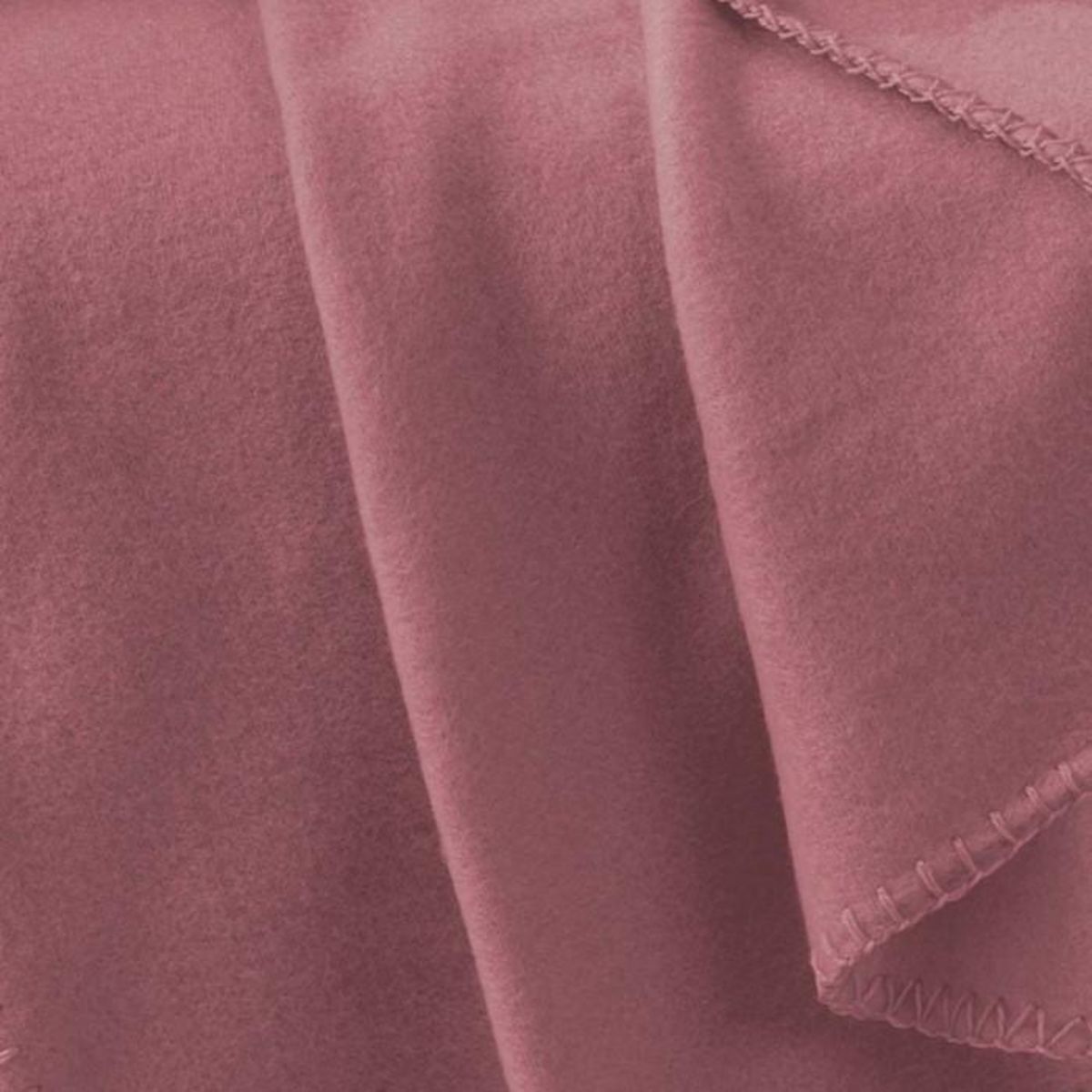 Paris Prix Plaid Polaire  Milou  125x150cm Vieux Rose