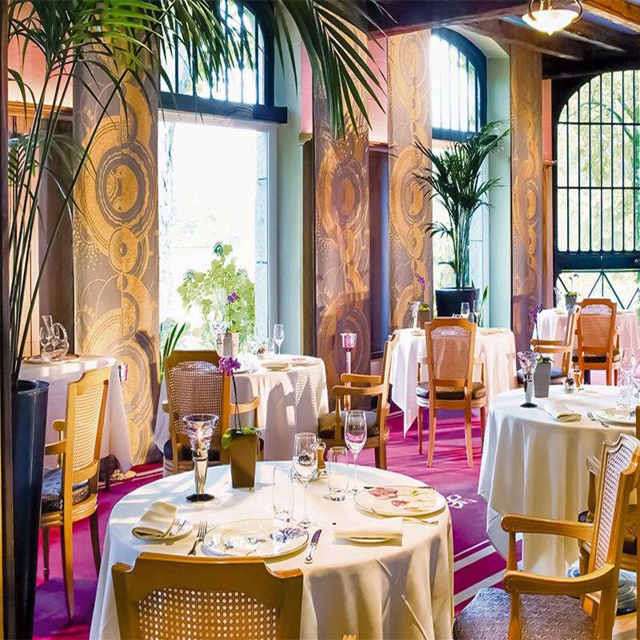 Voir la diapositive 3 : Smartbox Séjour de luxe : 2 jours en hôtel 5* près de saint-nazaire avec dîner et accès à l'espace détente - coffret cadeau séjour