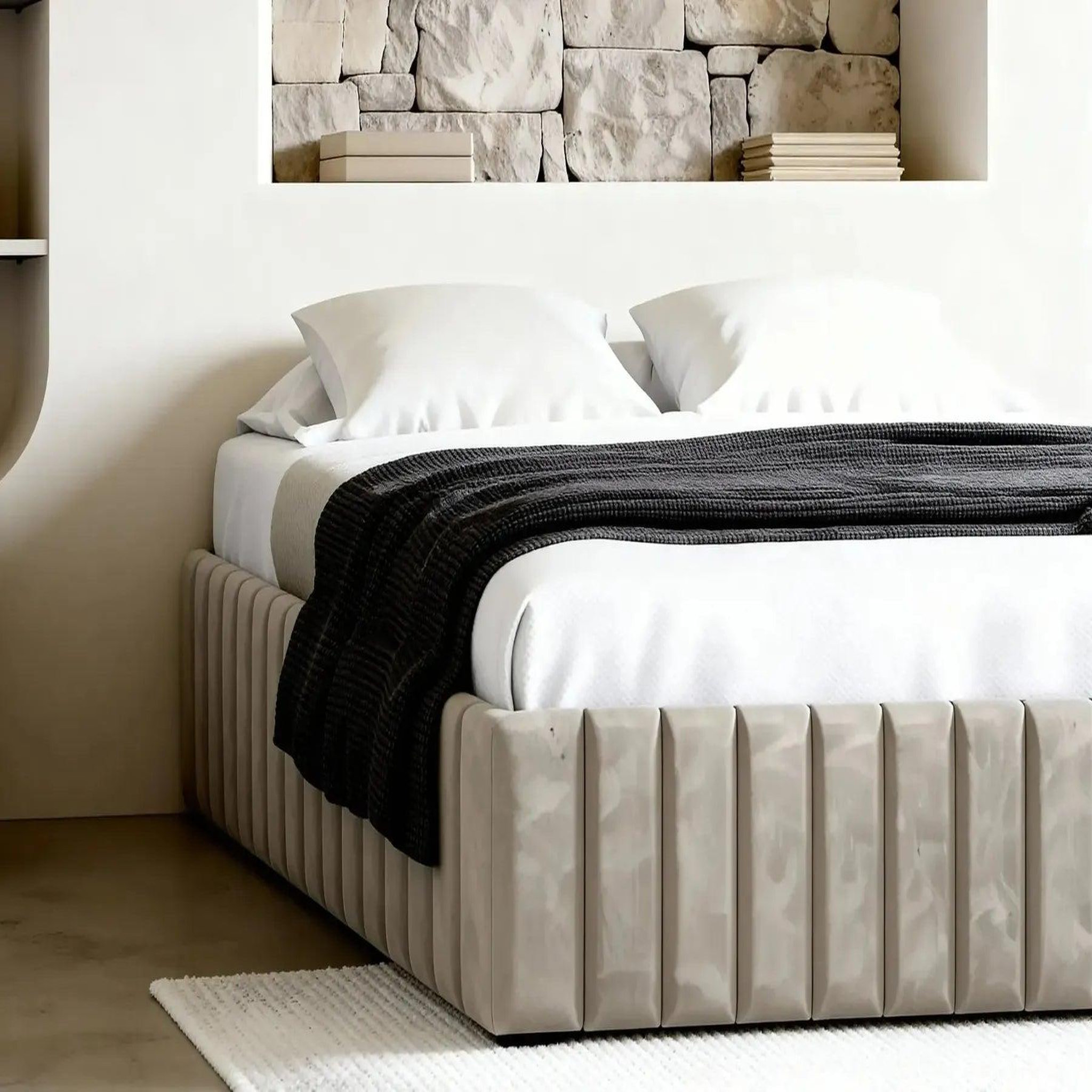 Voir la diapositive 6 : CASANOVA PARIS Elena - lit coffre tissu velours 140x200cm beige
