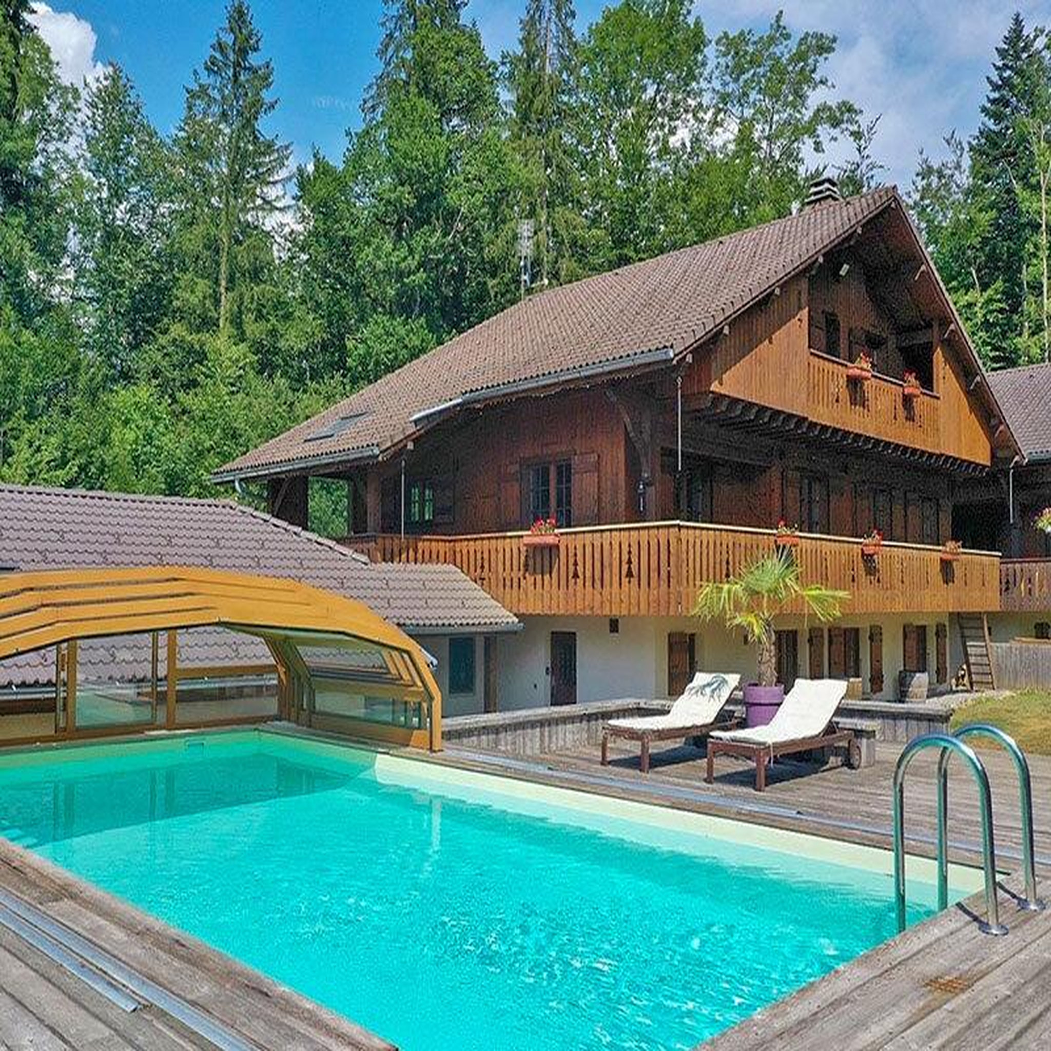 Voir la diapositive 3 : Smartbox Séjour en chalet à la montagne : 2 jours en chambre d'hôtes avec spa près de samoëns - coffret cadeau séjour
