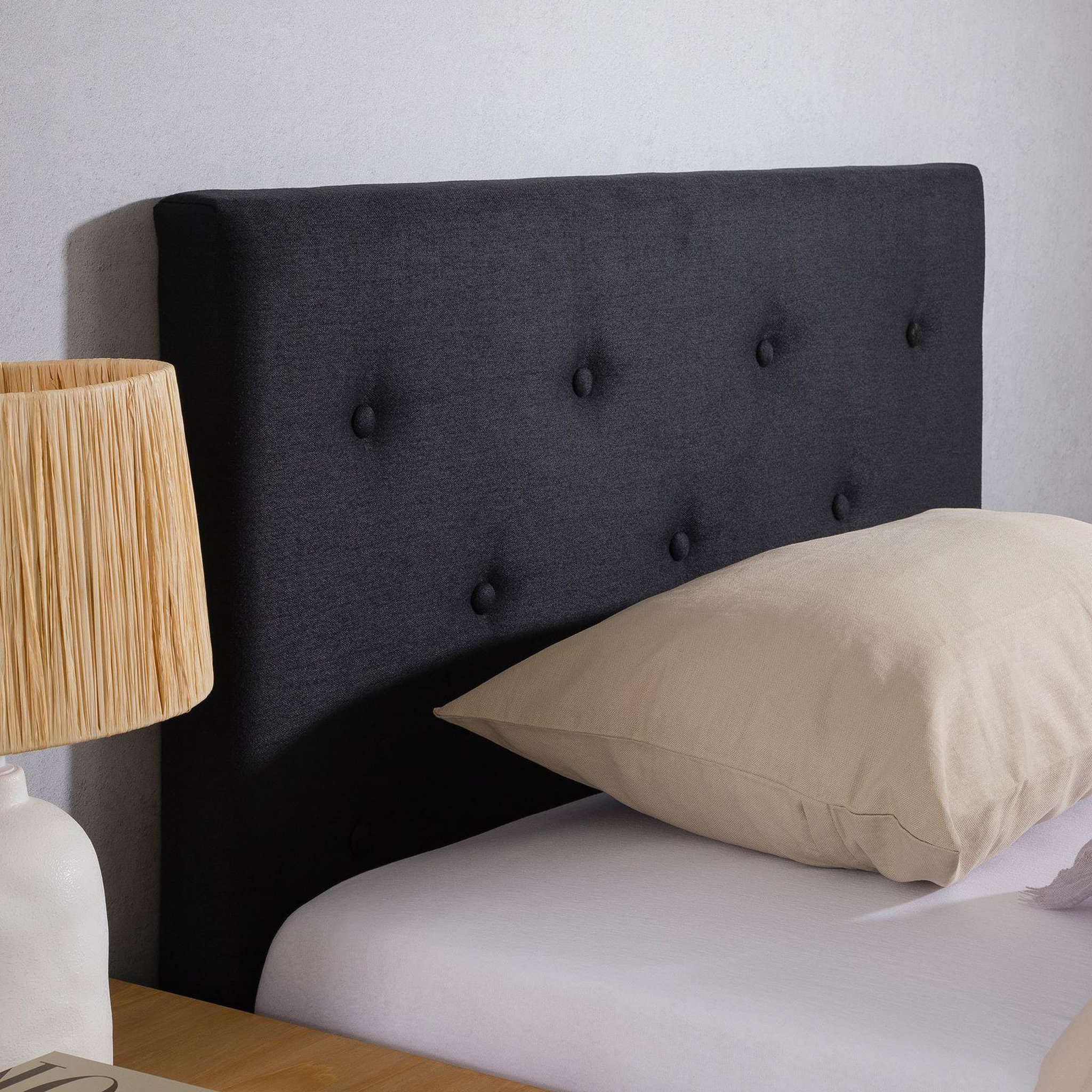 Voir la diapositive 5 : IDIMEX Tête de lit maveli 90 capitonnée sur pieds, en tissu