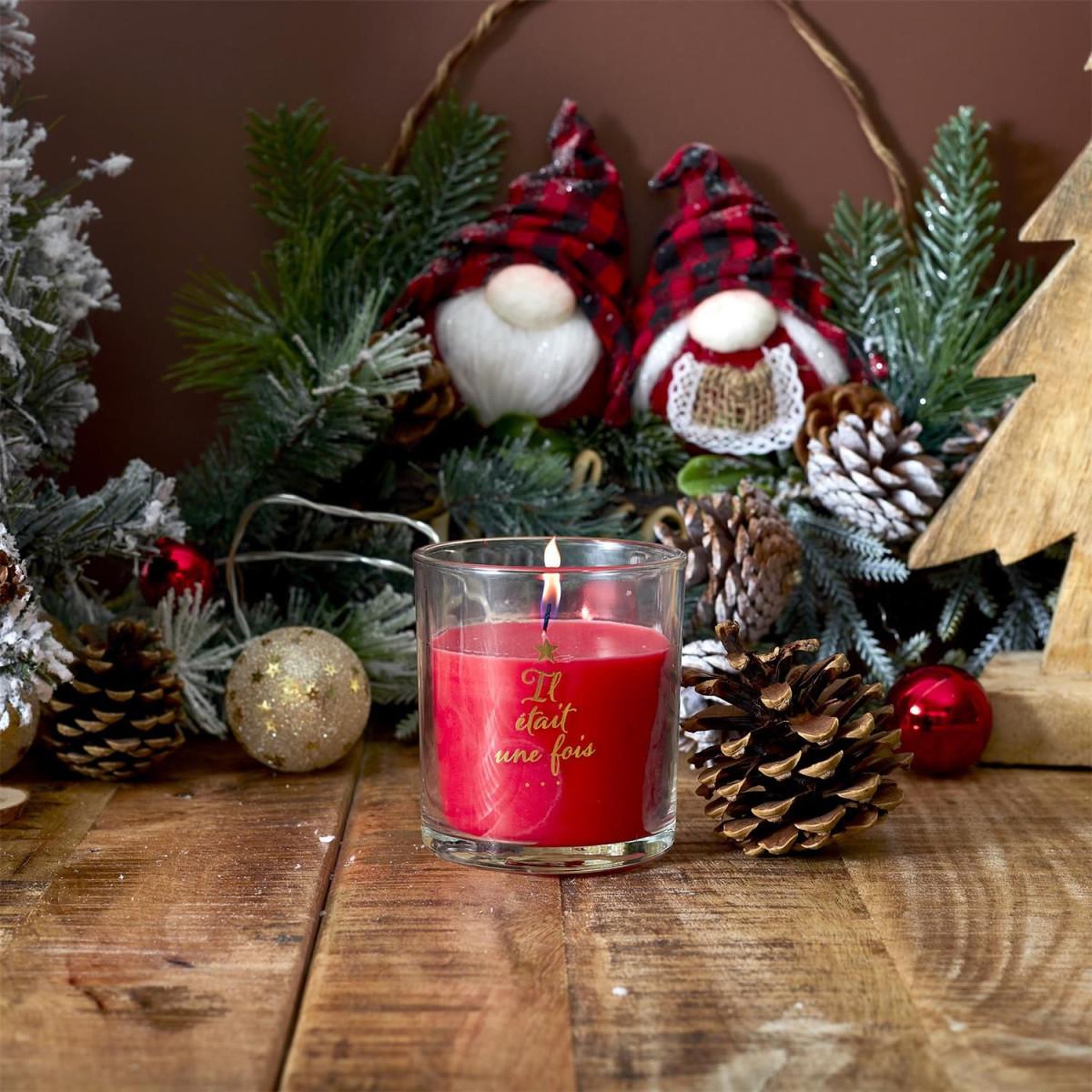 Voir la diapositive 4 : The Home Deco Factory Bougie parfumée cracker  noël  180g cannelle