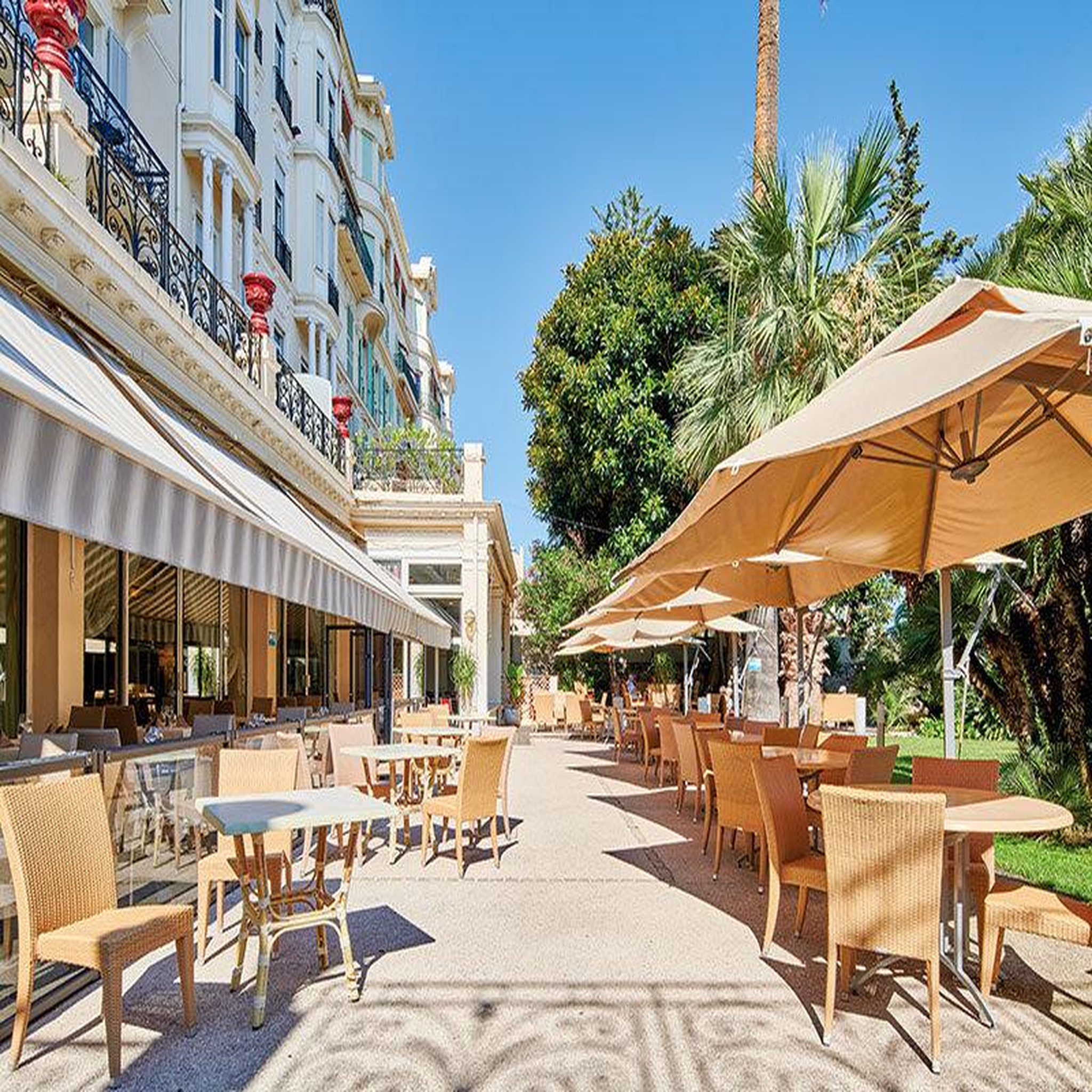 Voir la diapositive 3 : Smartbox 2 jours en bord de mer sur la côte d'azur avec dîner - coffret cadeau séjour