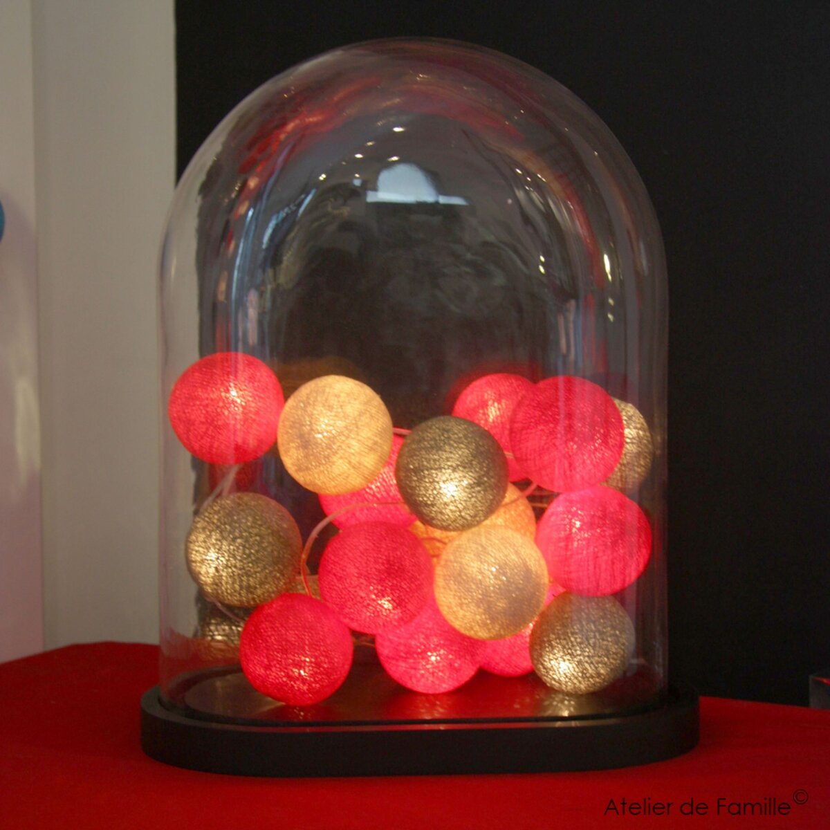 Guirlande lumineuse 20 boules coloris kaki et rouge