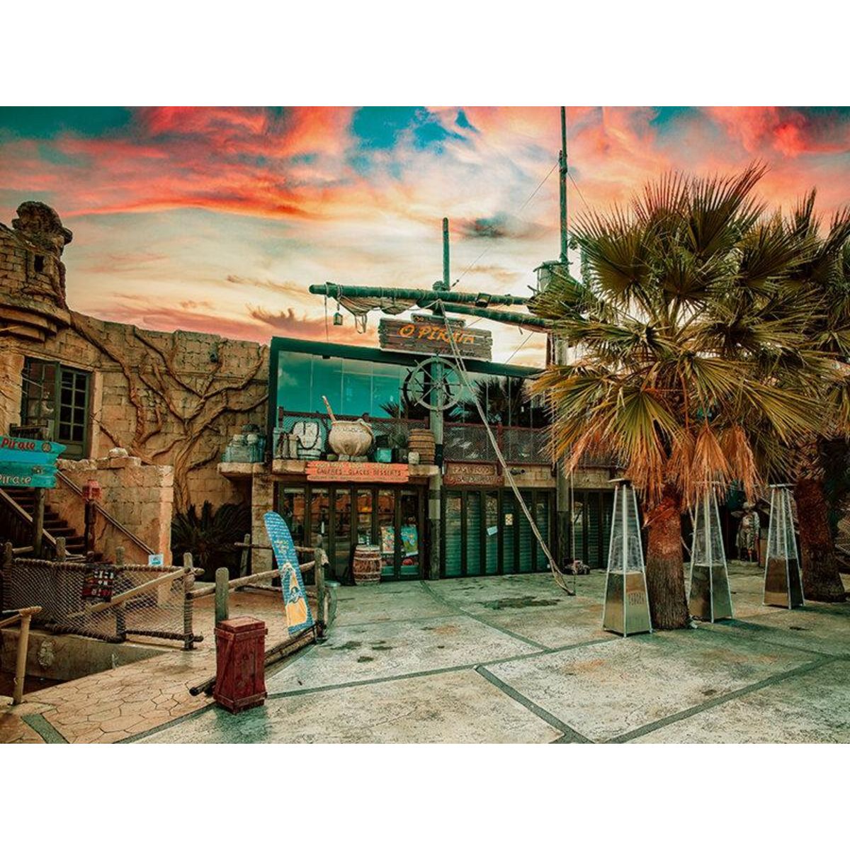 Smartbox Journée d'aventure au parc aquatique Pirates World au Cap d'Agde pour 2 personnes - Coffret Cadeau Sport & Aventure