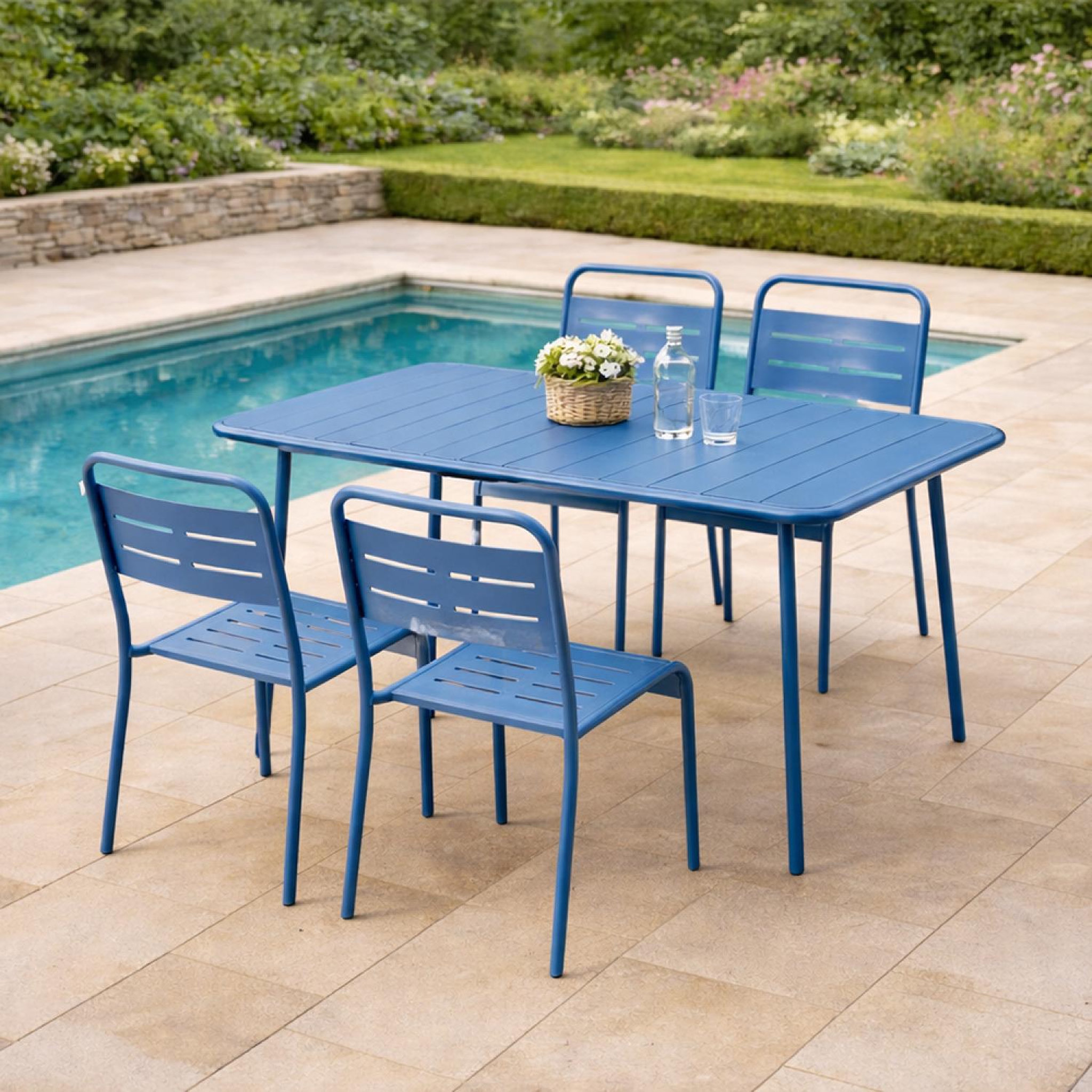 Voir la diapositive 2 : CONCEPT USINE Ensemble table de jardin 120 cm et 4 chaises bleu bergame