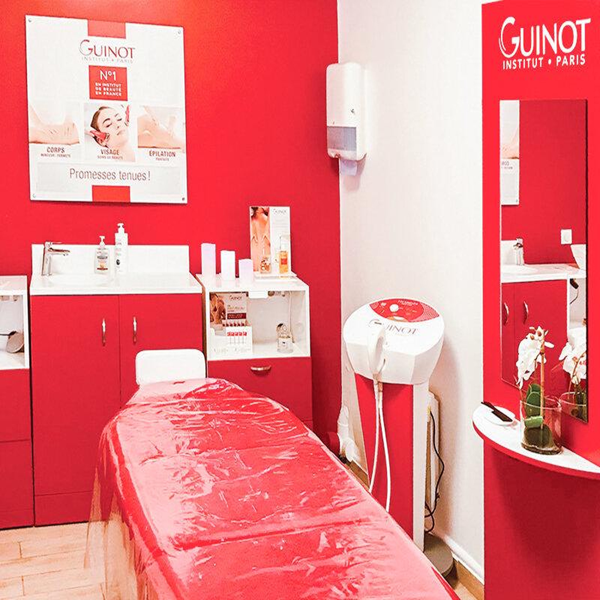 Voir la diapositive 2 : Smartbox Séance de beauté avec un soin du visage lift summum guinot - coffret cadeau bien-être