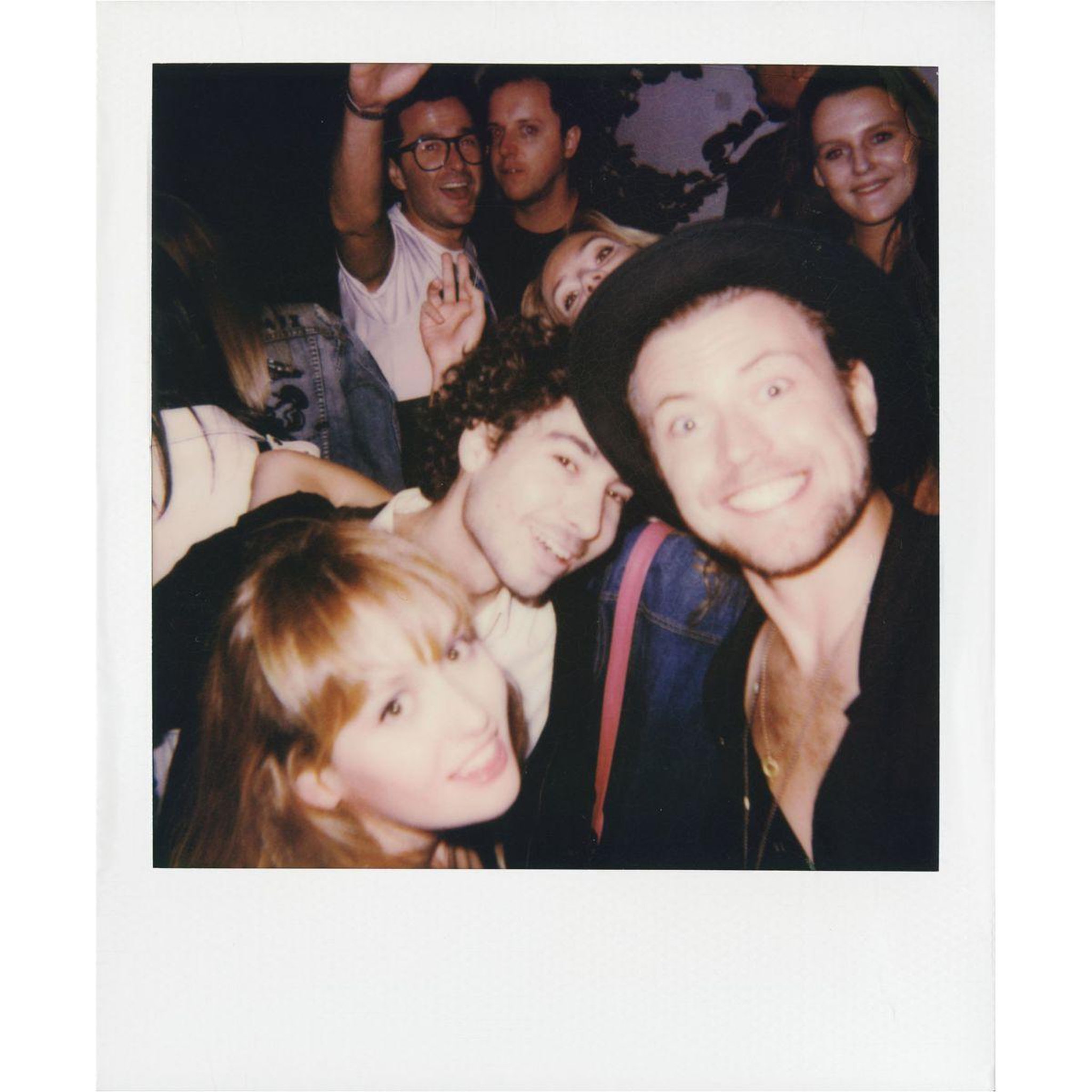 Voir la diapositive 5 : POLAROID Papier photo instantané Color film iType (x40)